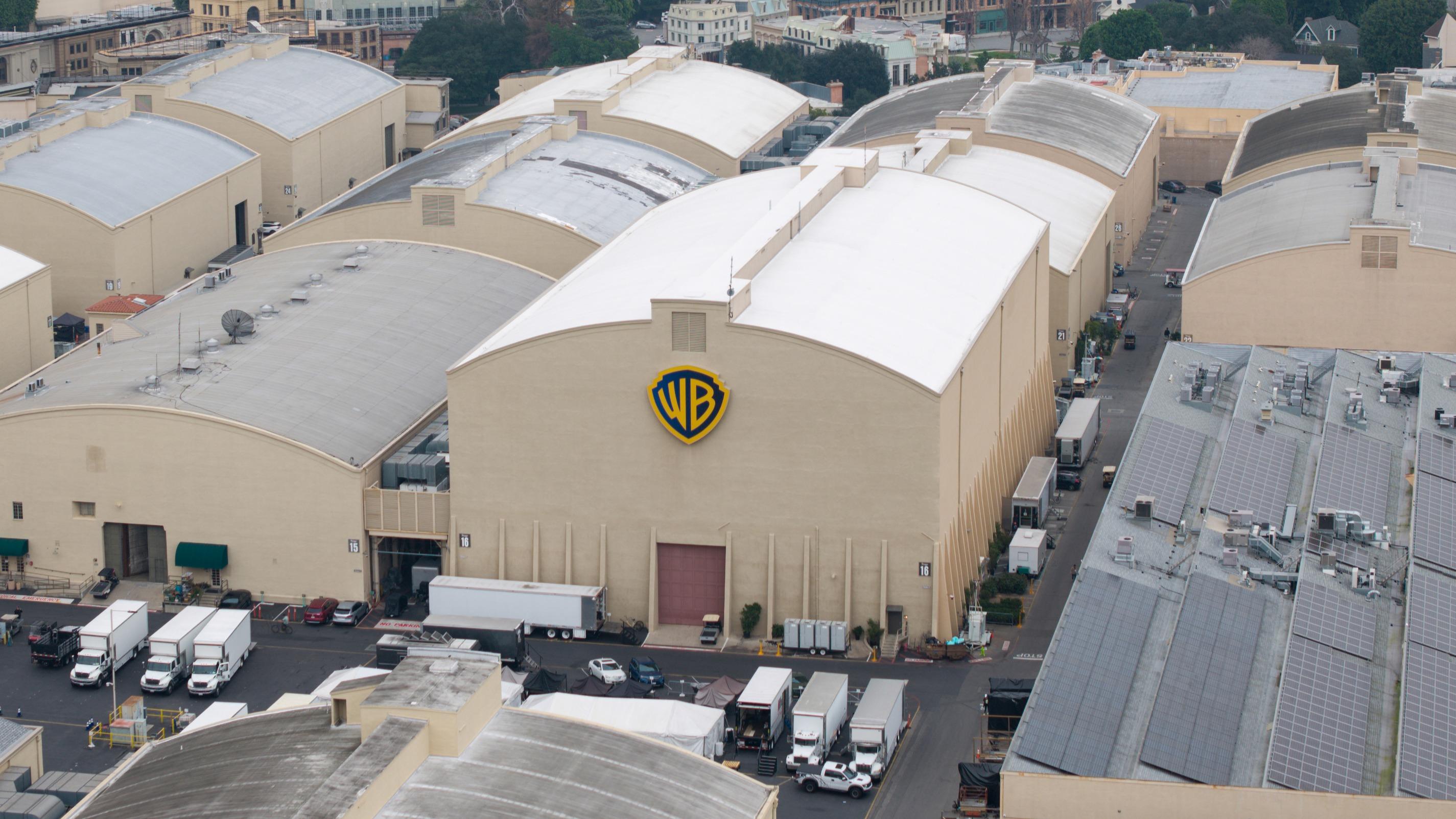 Coup de théâtre à Hollywood : bien que promis à Netflix, Warner songe à rouvrir des négociations avec Paramount