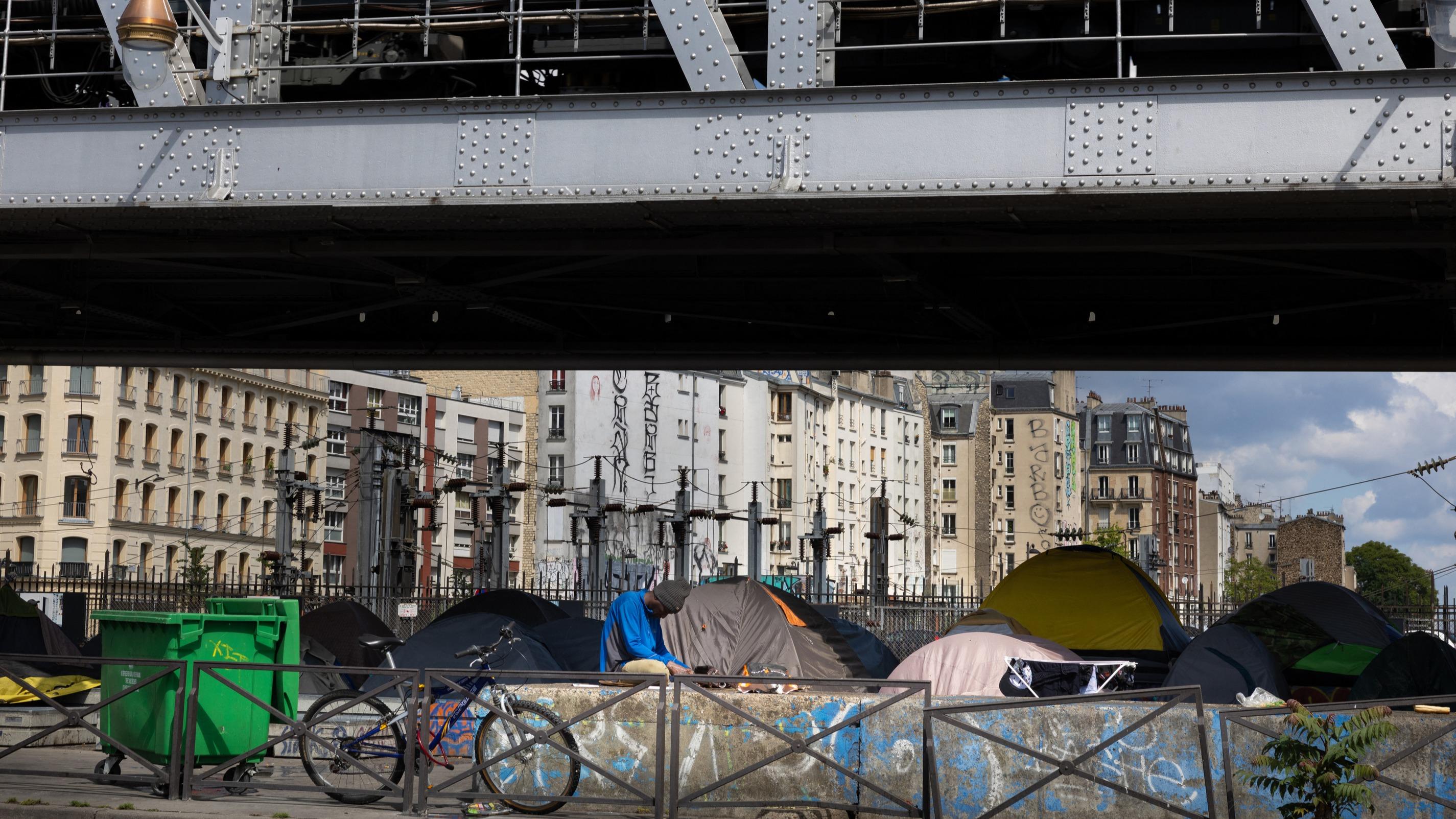 Titres de séjours, visas, asile, éloignements… L’État débordé par la hausse continue de l’immigration