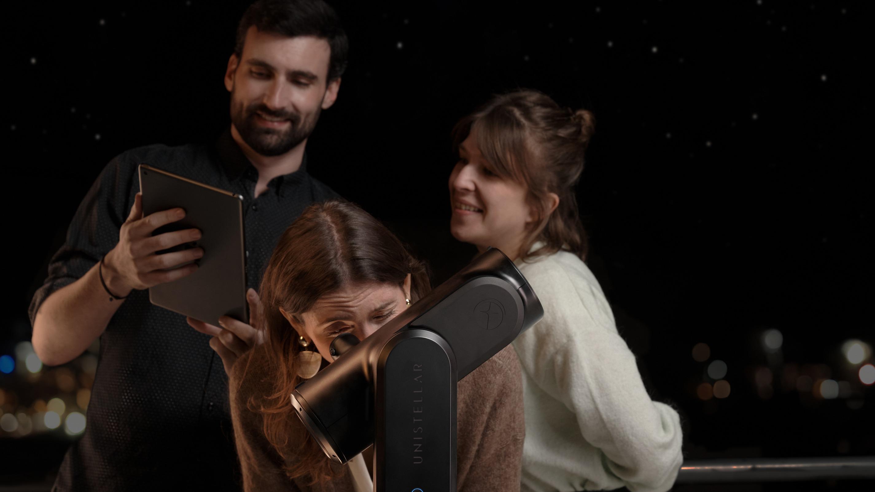 Facile d’utilisation pour les amateurs, image plus lumineuse, plus colorée... Un télescope connecté à nos rêves