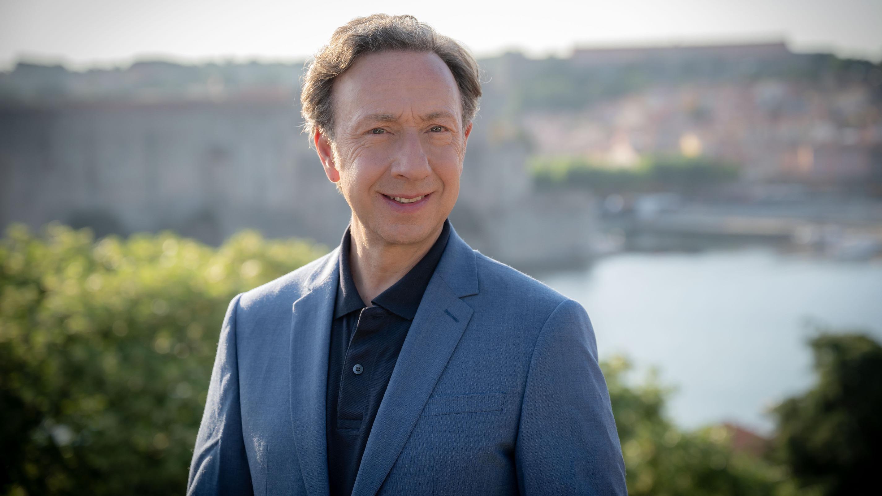 Stéphane Bern insiste sur l'importance d’un urbanisme respectueux dans le cadre du Village préféré des Français — Divertissement