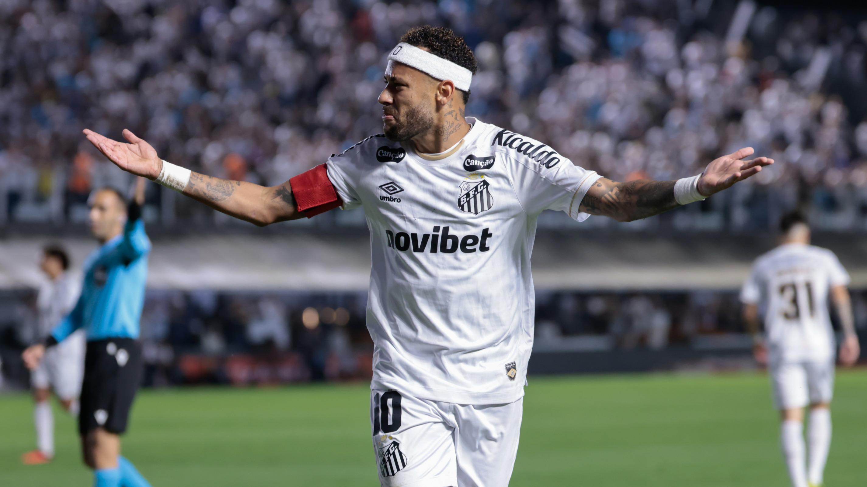 «Bravo, hein... Excellent travail de merde» : Neymar tacle violemment le jardinier de son club Santos