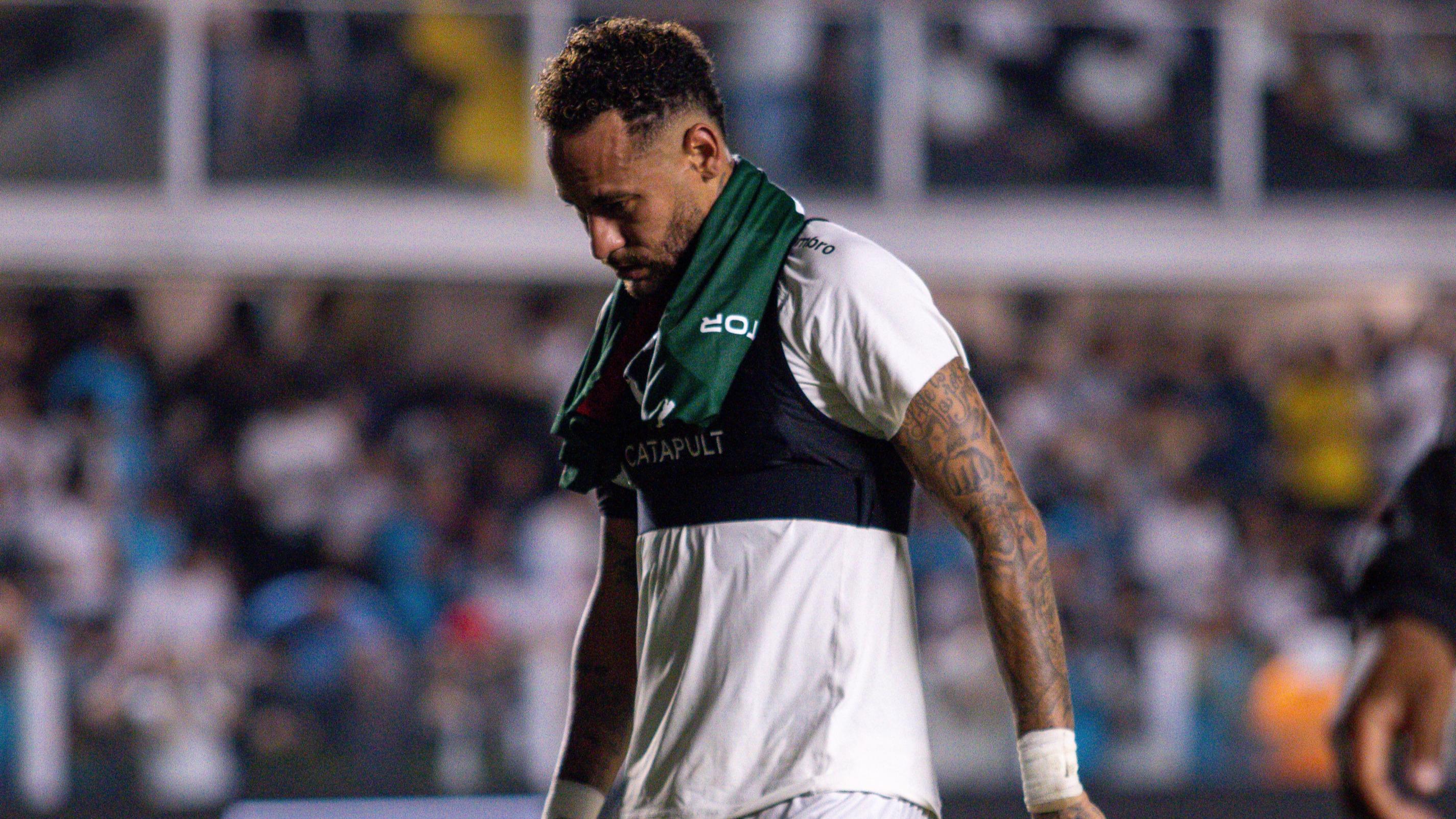 Football : Neymar est de nouveau blessé pendant plusieurs semaines