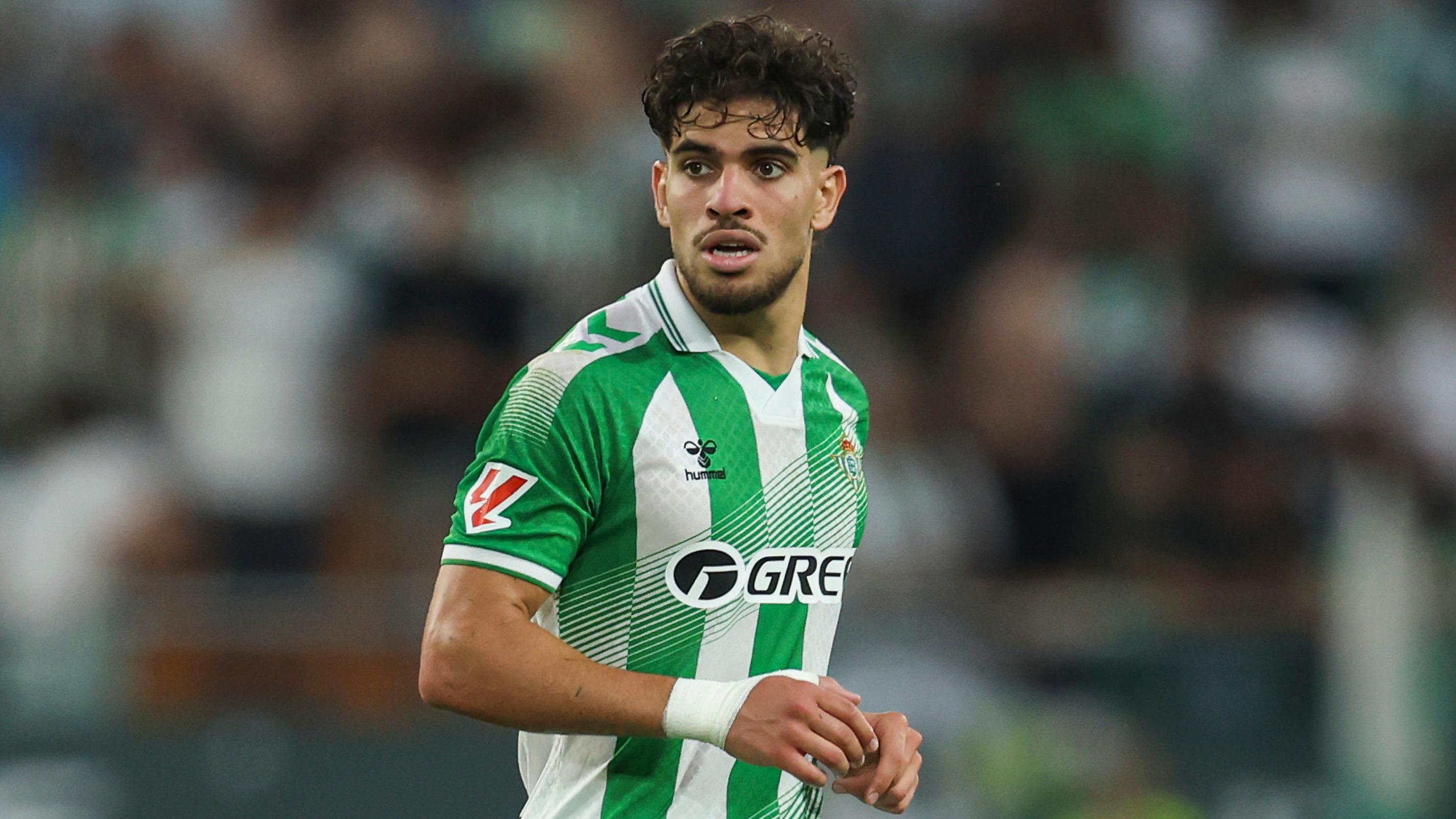 Liga : l’ailier marocain du Betis Séville, Abde Ezzalzouli, se défend de tout message politique sur Ceuta