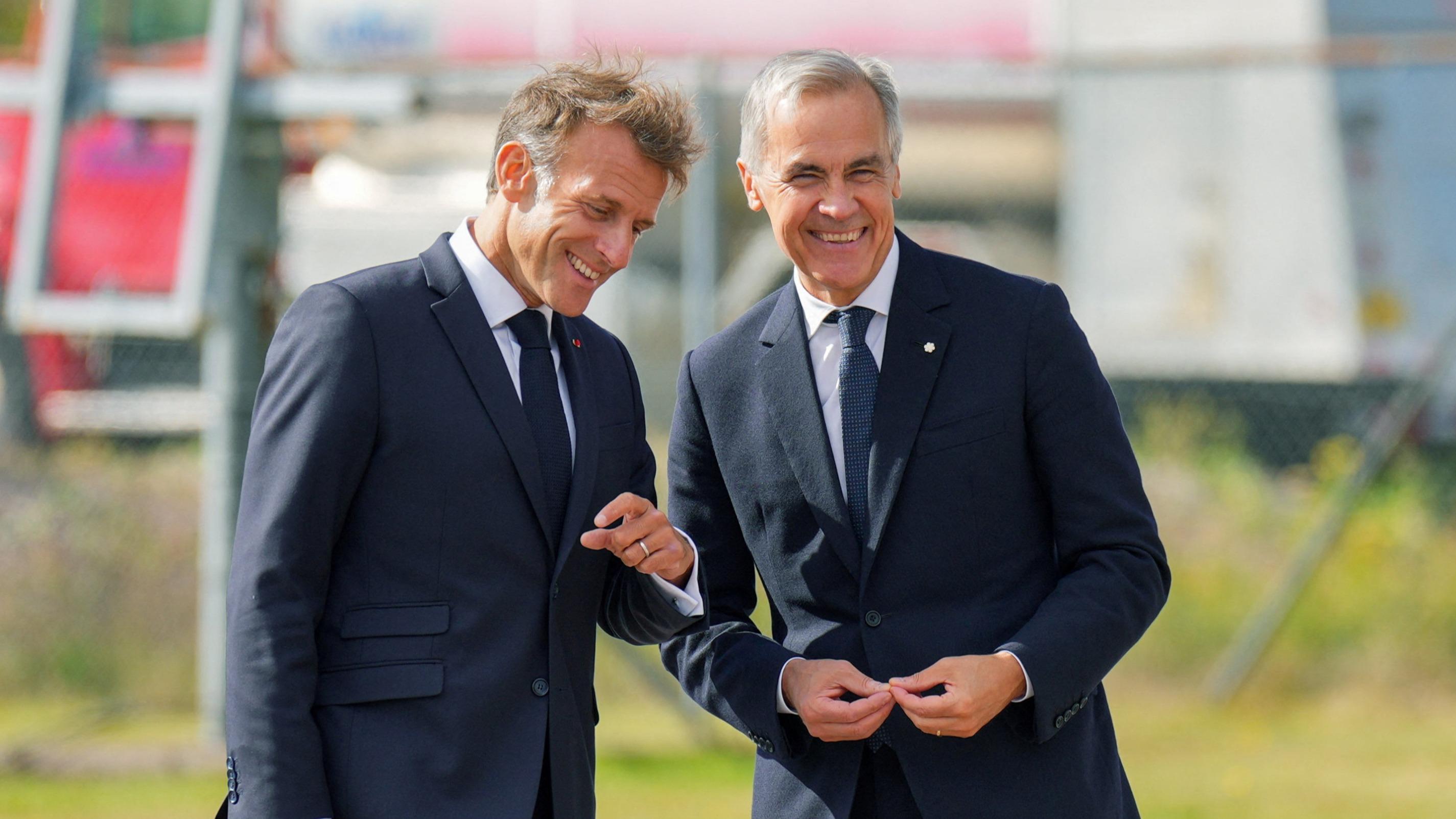 «La France et le Canada peuvent compter l’un sur l’autre» : à Saint-Pierre-et-Miquelon, Emmanuel Macron et Mark Carney affichent leur rapprochement