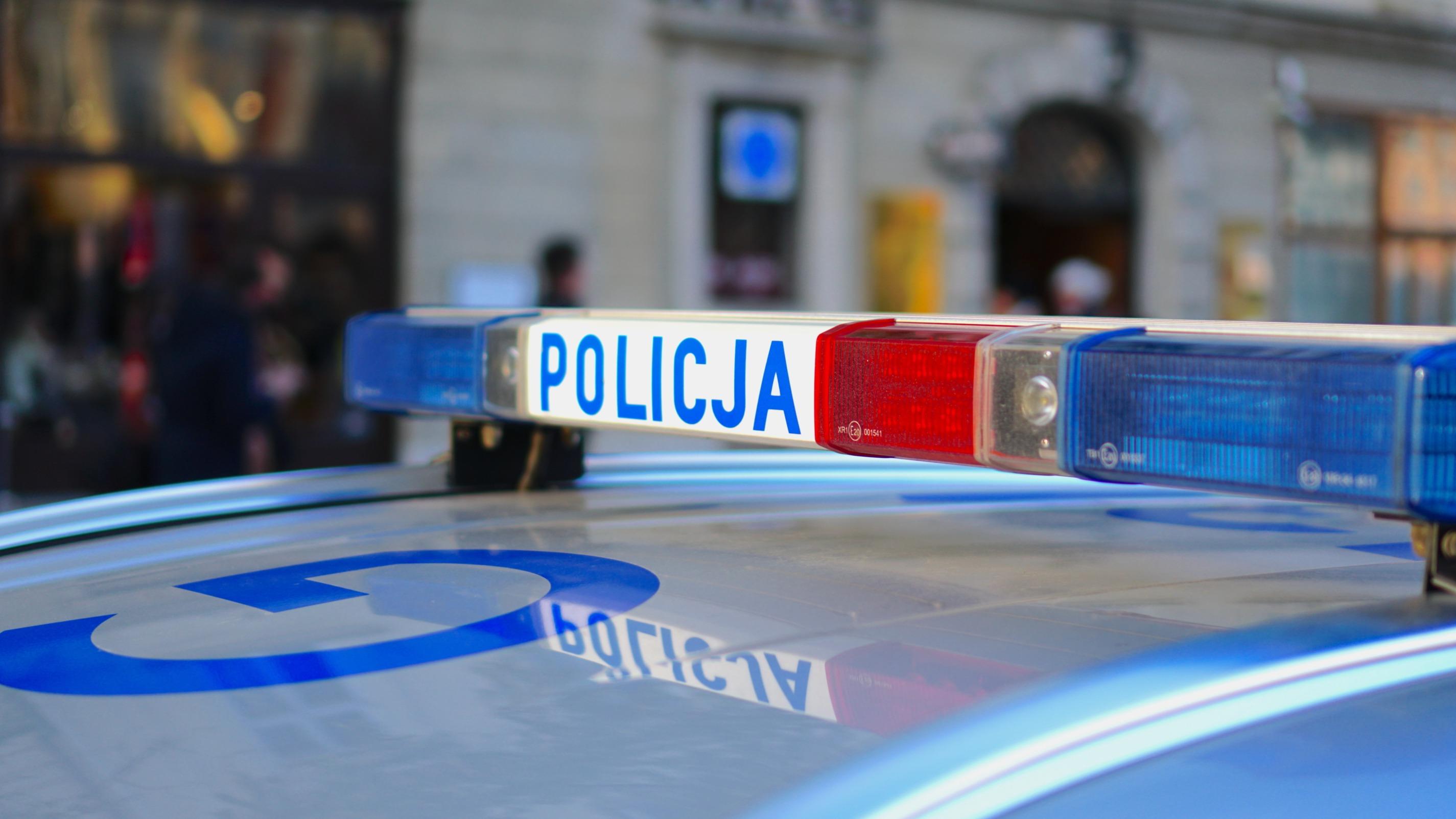 Pologne : un Ukrainien placé en détention après avoir blessé cinq personnes au couteau dans une abbaye