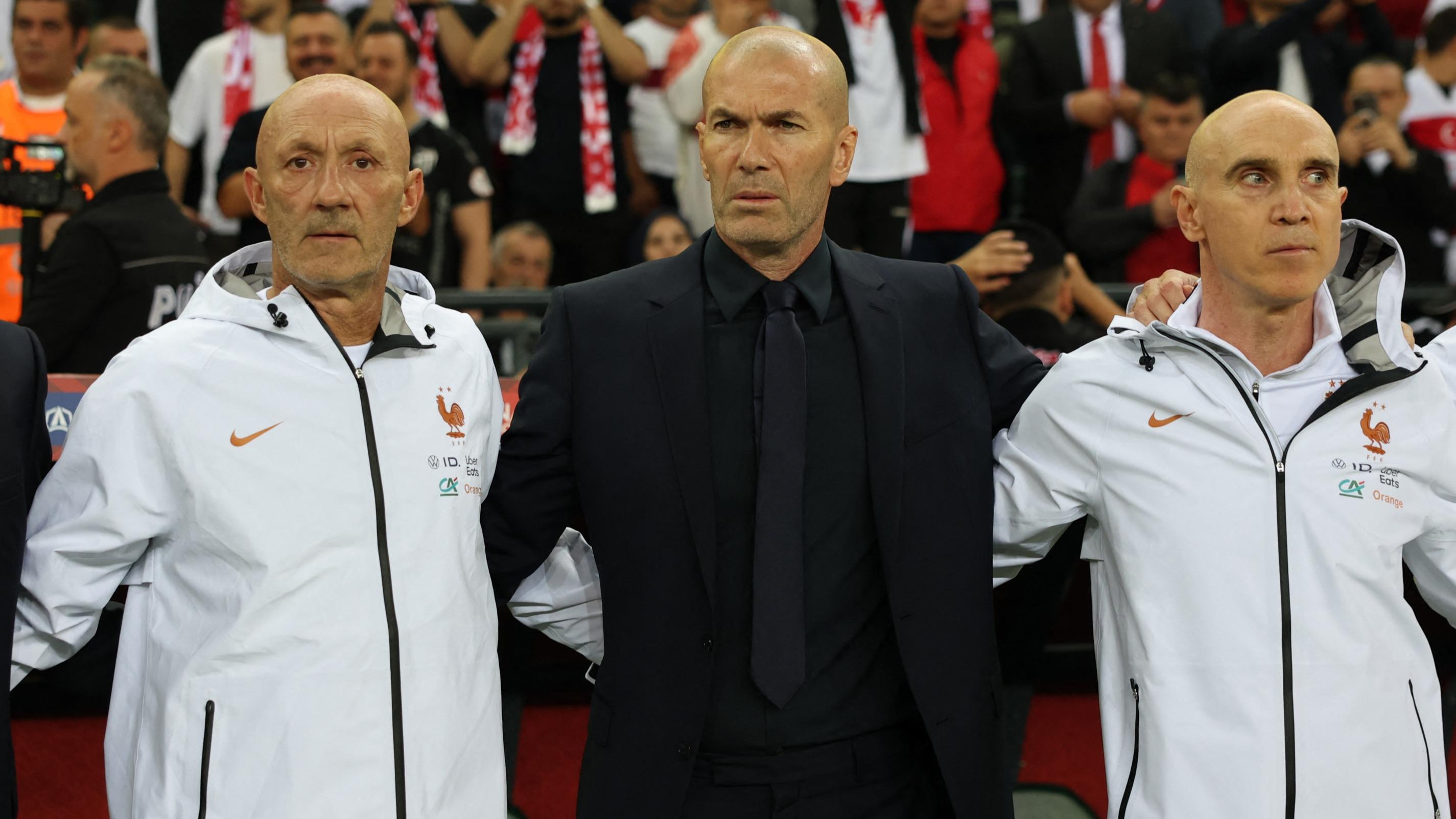 EN DIRECT - Turquie-France : chaude ambiance pour le baptême du feu de Zidane, Mbappé a bien changé de poste