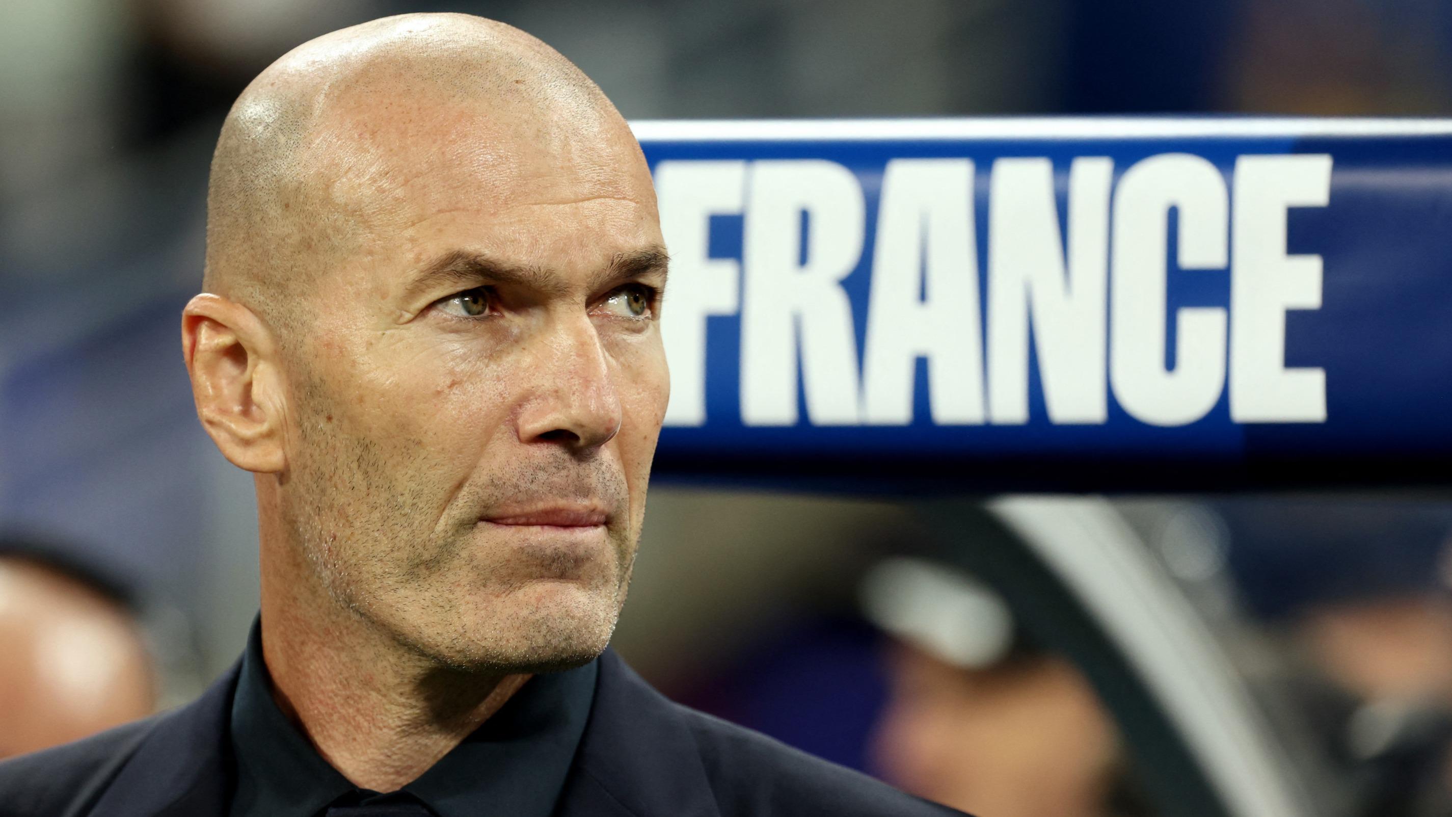 EN DIRECT - France-Italie : Zidane dignement accueilli par le Stade de France, énorme frayeur d’entrée pour les Bleus
