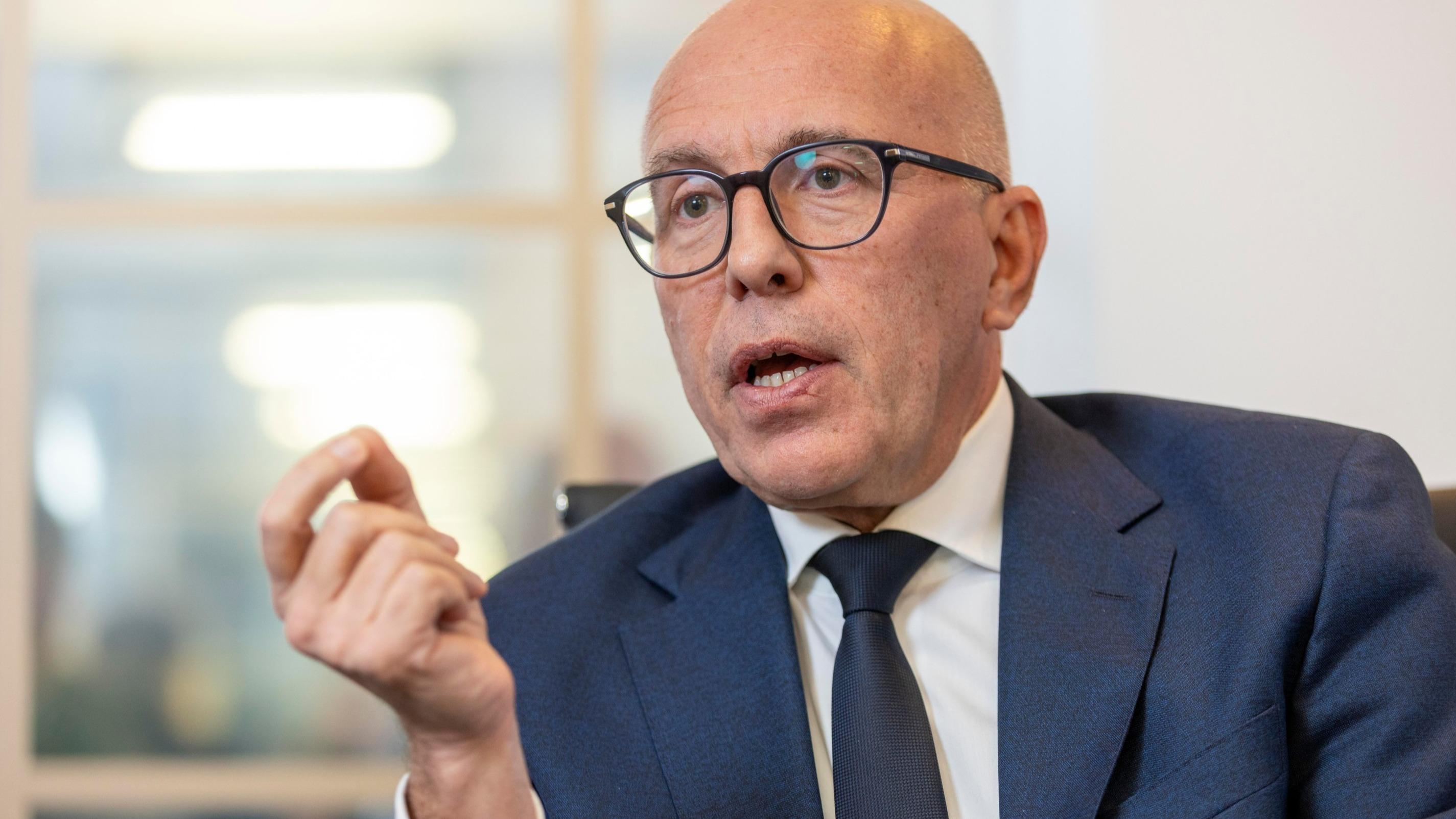 Éric Ciotti au Figaro : «Si nous renonçons à employer la force contre les barbares, c’est la République qui s’effondrera»