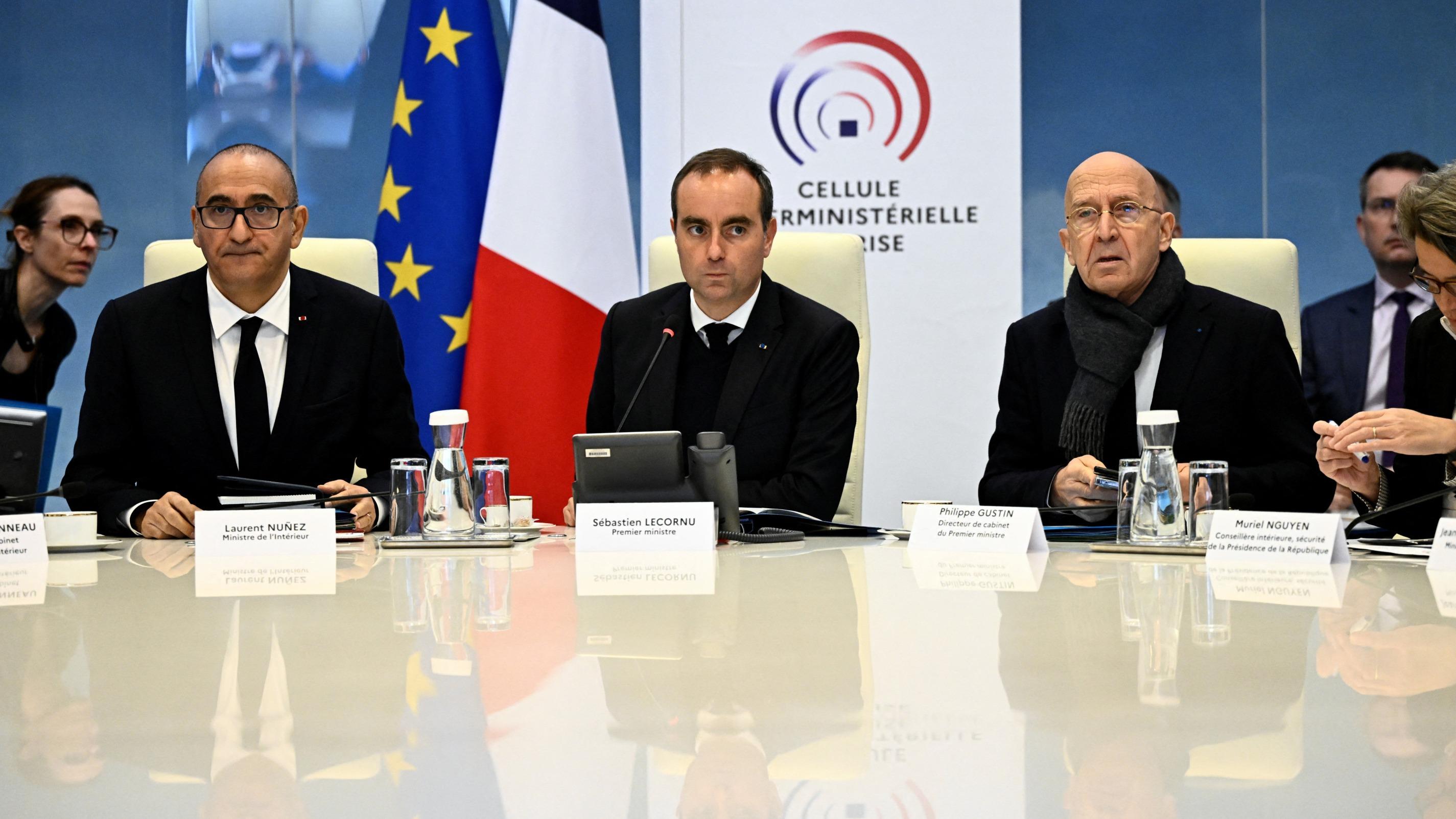 EN DIRECT - Violences du 17 octobre : l’état d’urgence sera instauré «si c’est utile», indique Lecornu, qui demande l’instauration de couvre-feux localisés