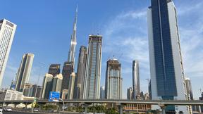 «La folie des grandeurs» : Dubaï veut construire une rue pavée d’or