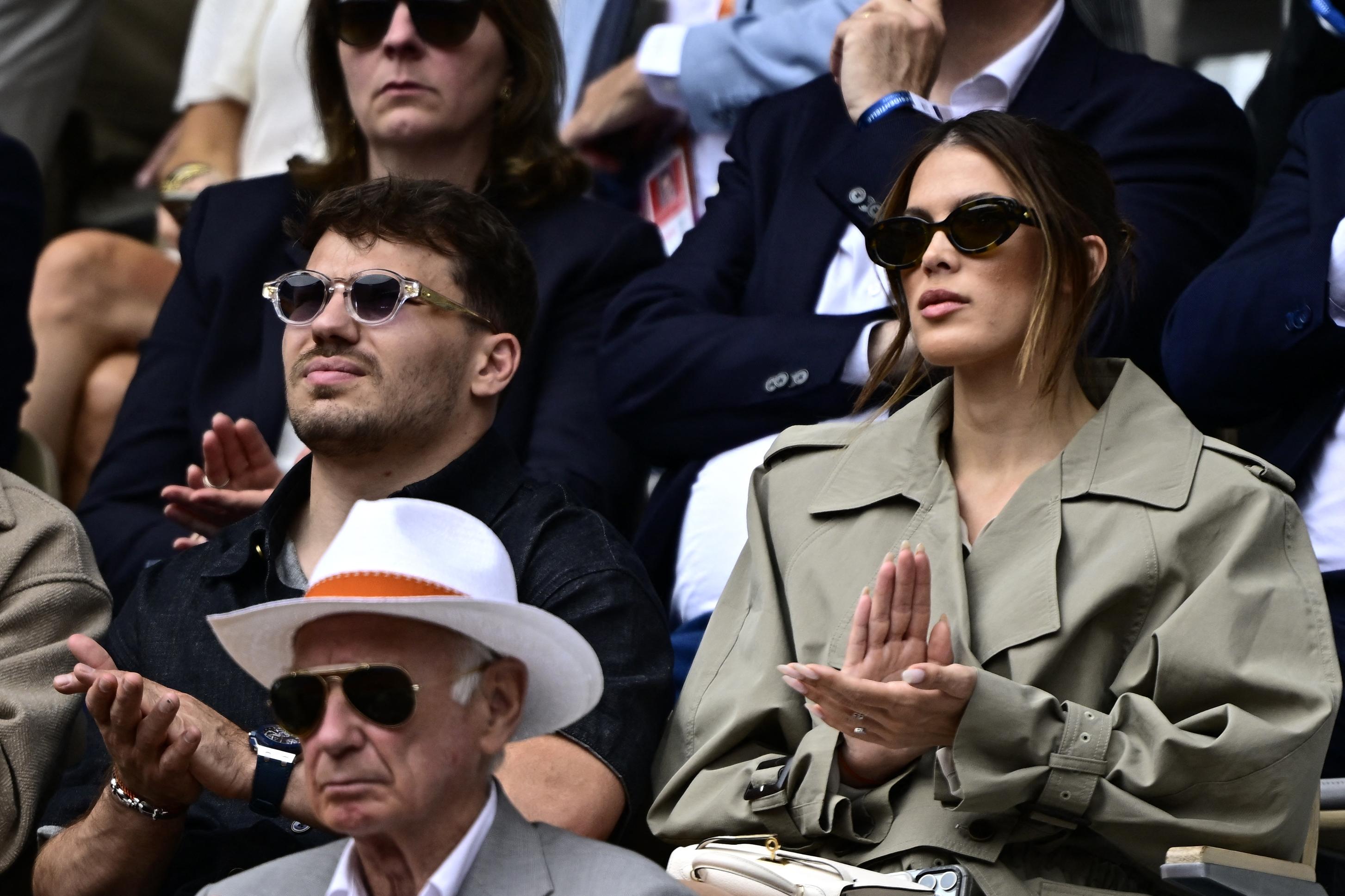 Iris Mittenaere et Antoine Dupont en vacances à l’île Maurice, selon TV Magazine — People & Médias