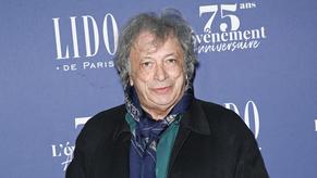 Hervé Vilard revient sur son coming-out compliqué : “Ce n'était pas dans  les mœurs de l'époque”
