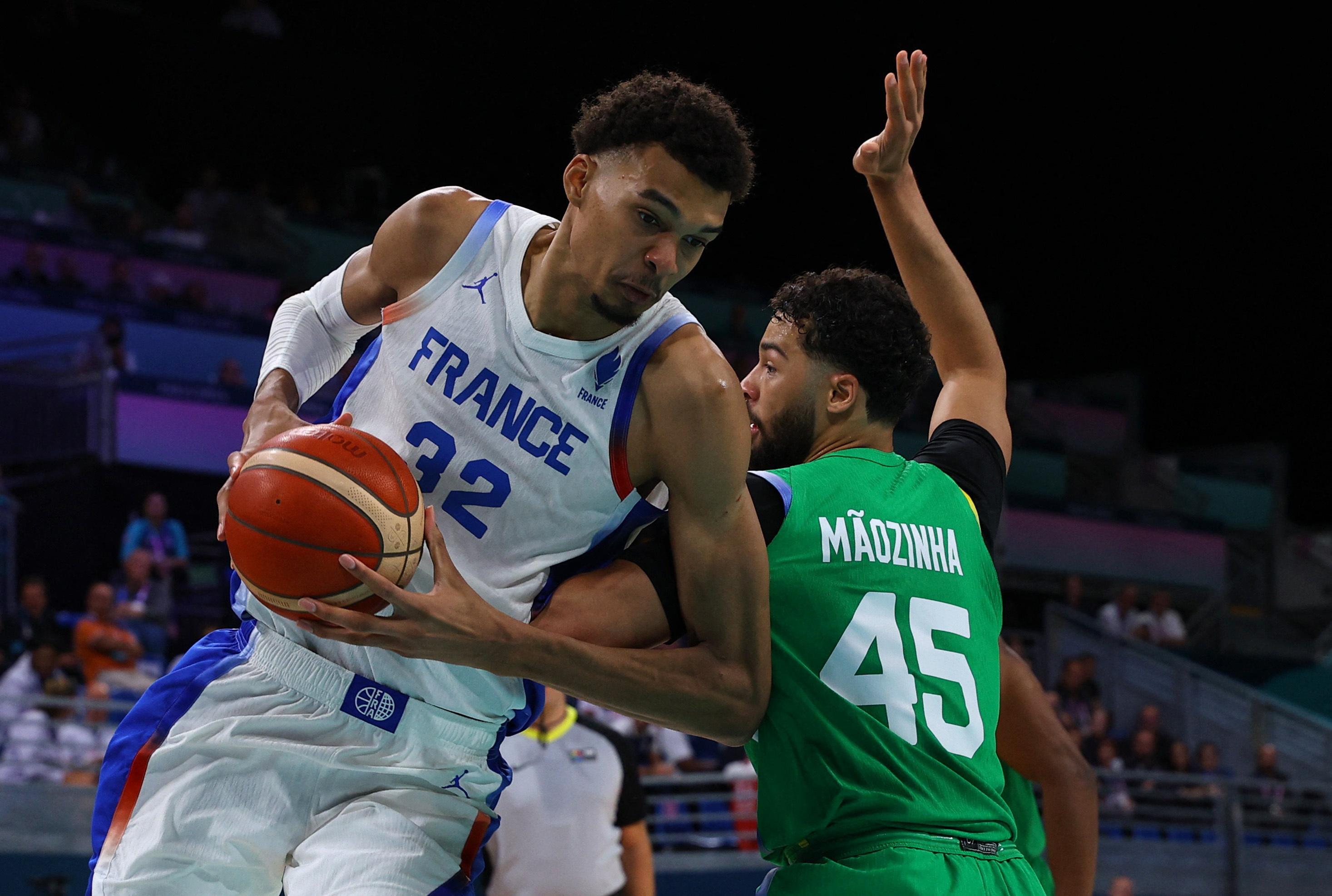 EN DIRECT - JO basket : les Bleus distancent le Brésil, Wembanyama au rendez-vous