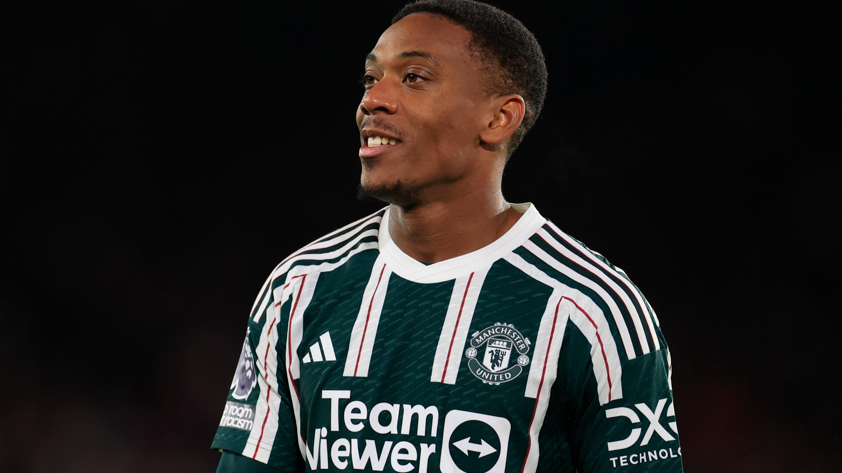 Mercato : en vidéo, l’accueil triomphal des supporters de l’AEK Athènes pour Martial