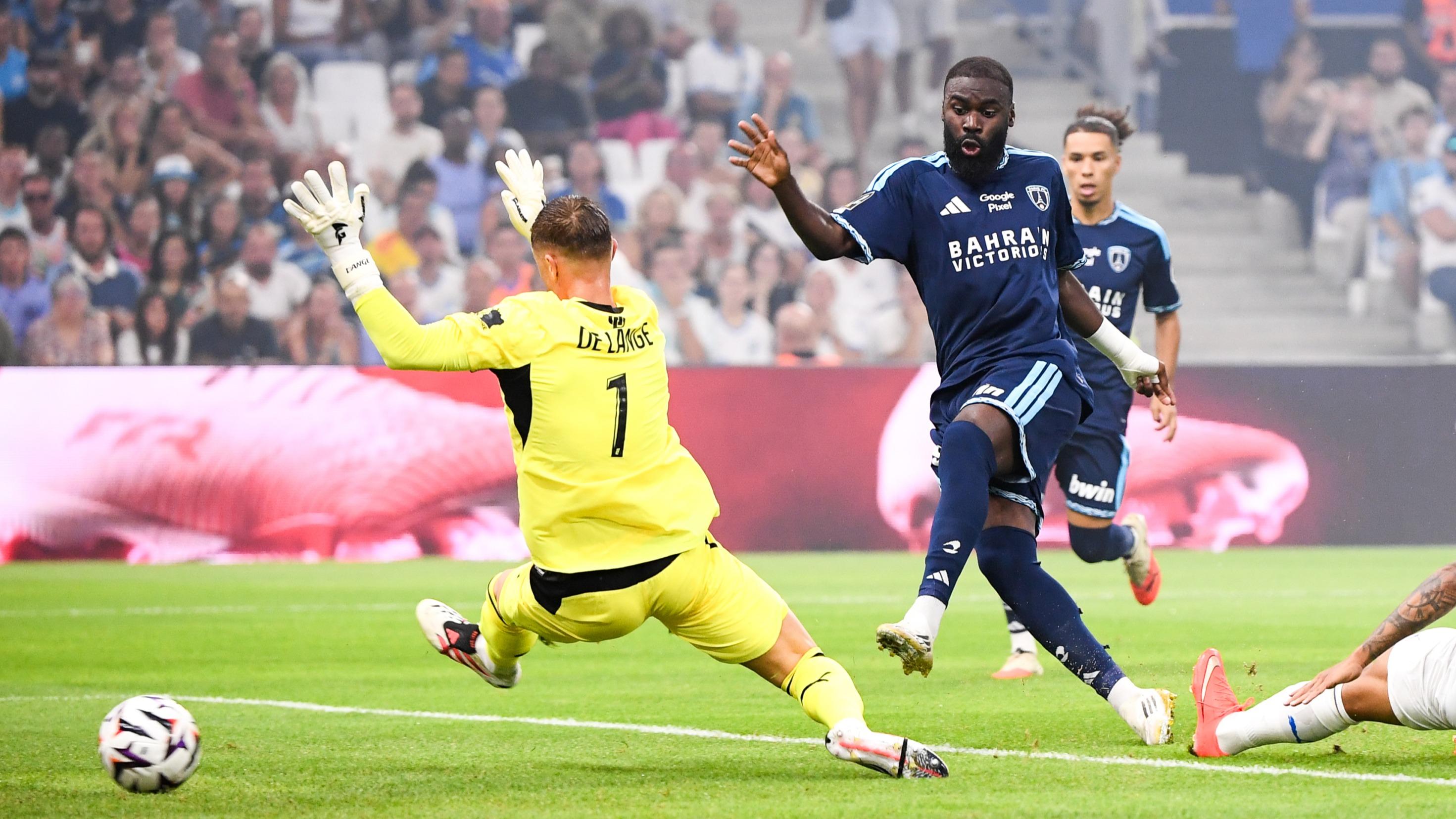 Marseille-Paris FC : Sinayoko surprend deux fois le Vélodrome, Gouiri profite d’un cadeau... La folie du début de match en vidéo
