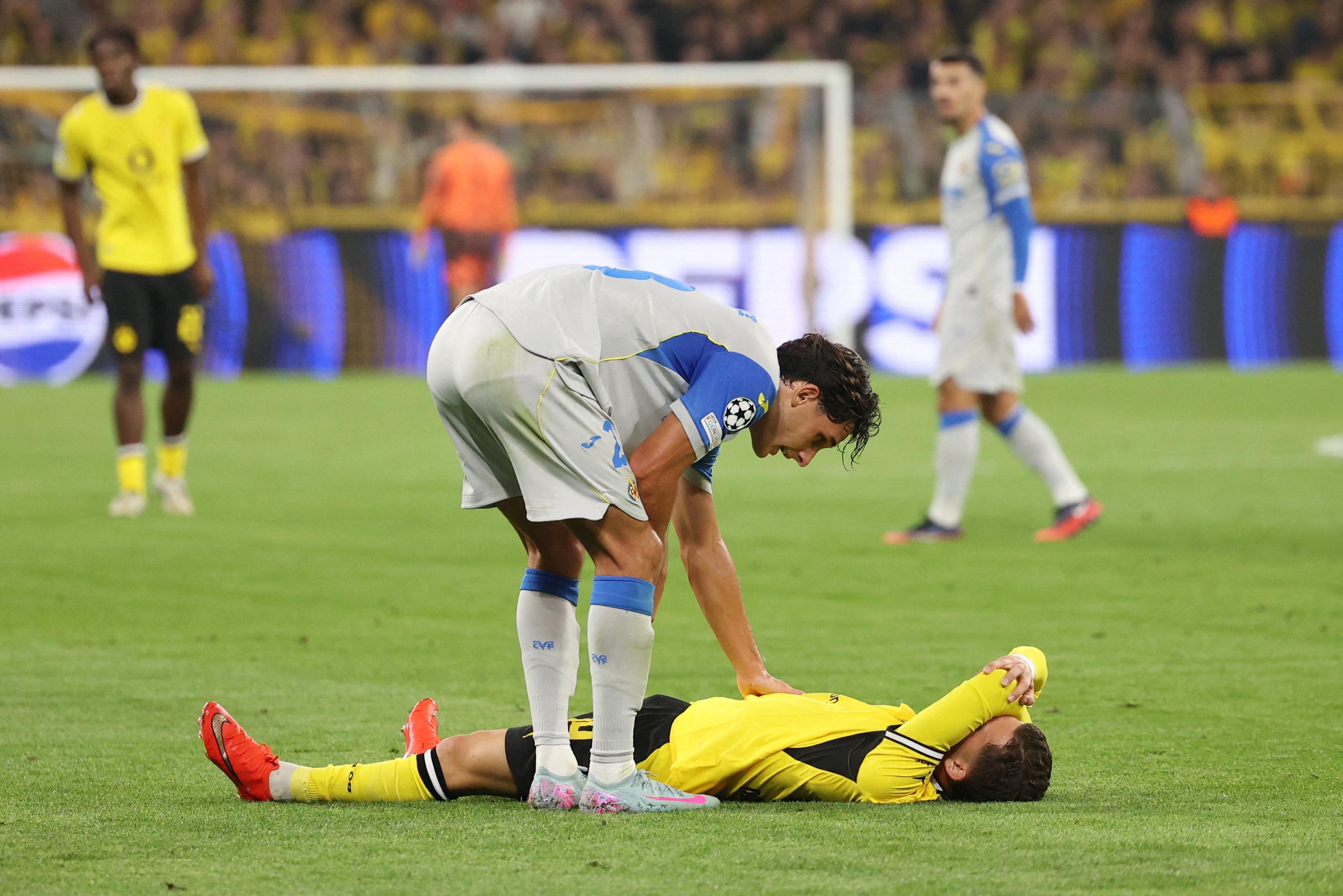 Ligue des champions : un joueur du Borussia de 18 ans victime d'un malaise pendant Dortmund-Villarreal