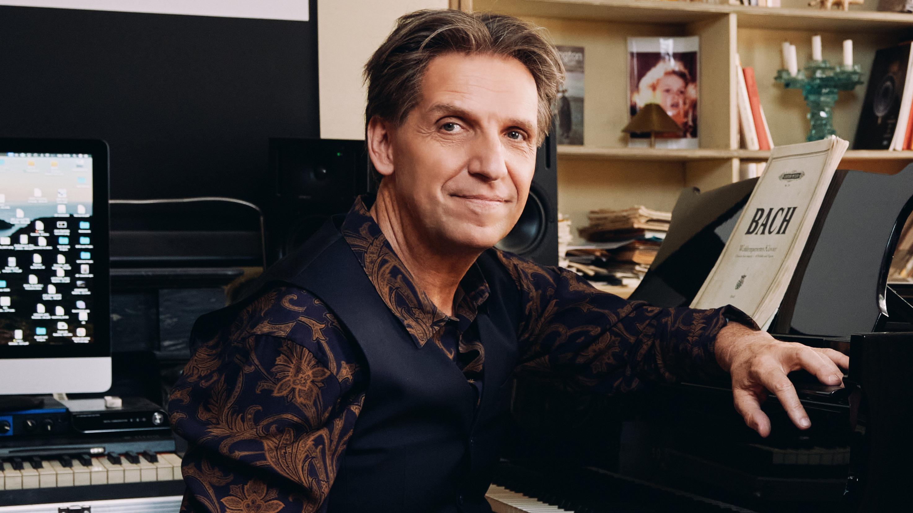 Miraval, Pink Floyd, Charles Aznavour... L’extraordinaire enfance du compositeur Jean-Baptiste Loussier