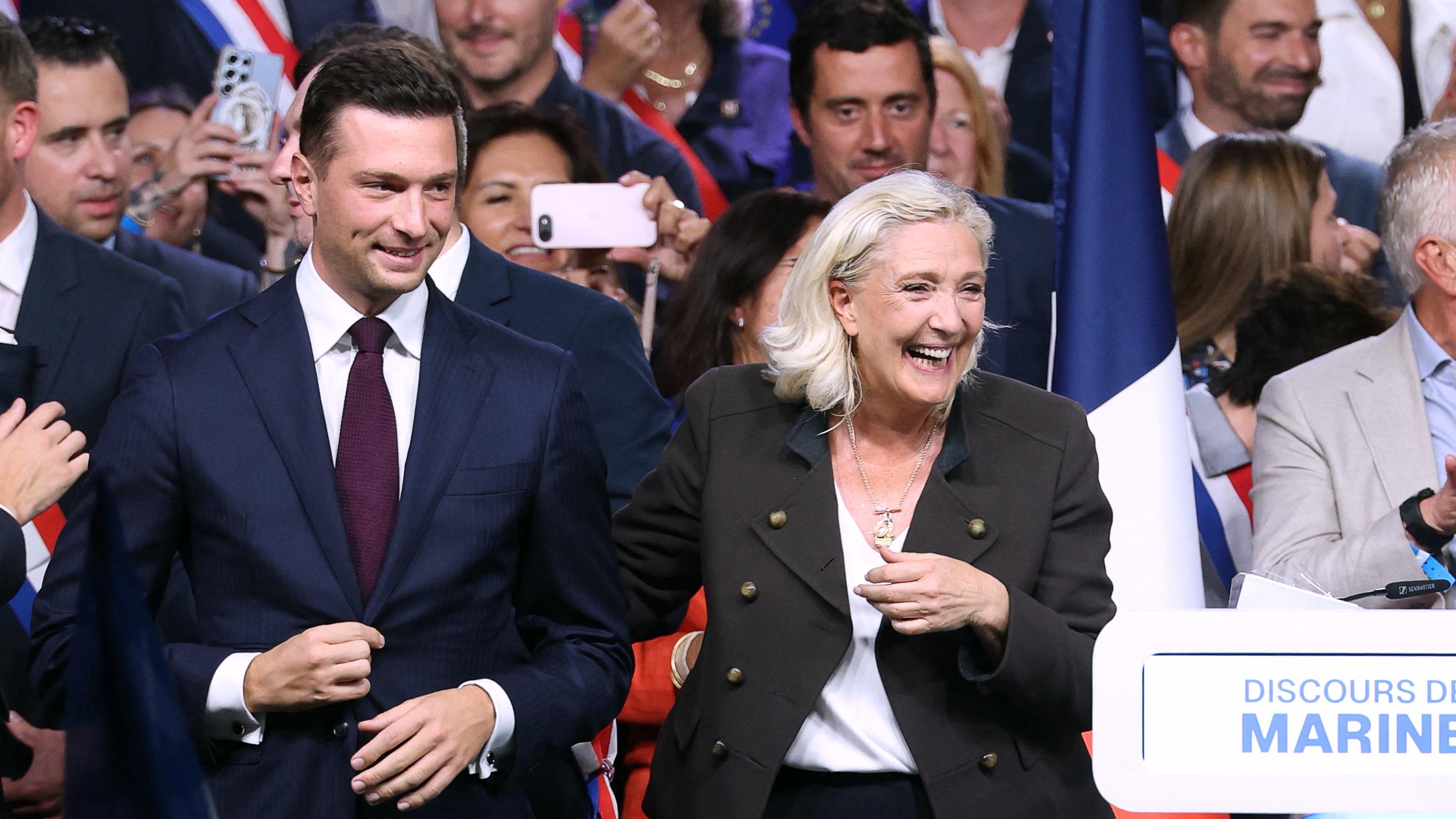 « Il a été demandé d’arrêter de jacter » : après un début de campagne brouillé, le camp Le Pen tente de reprendre la main sur son récit