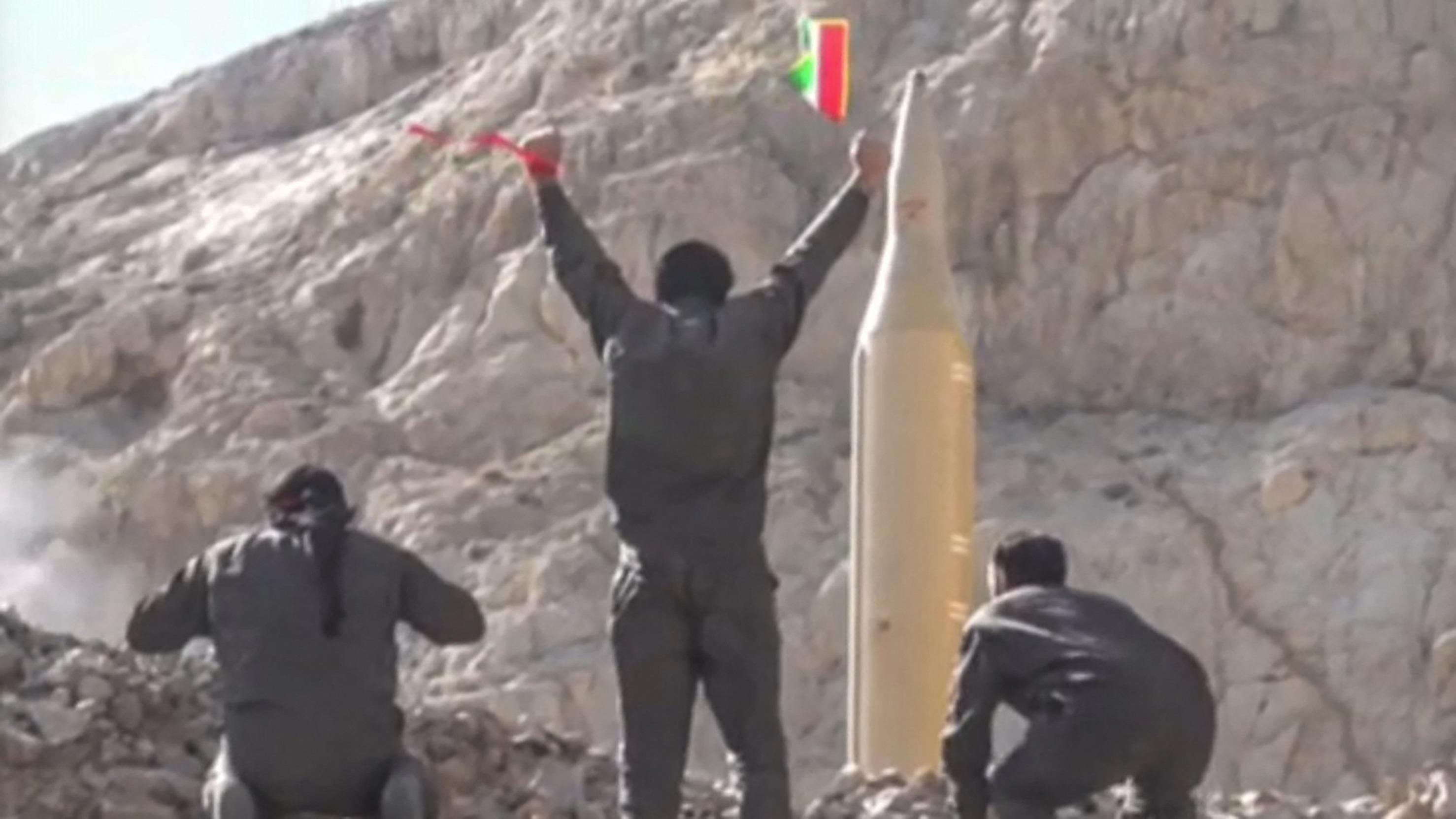 Guerre au Moyen-Orient : fragilisée mais aussi radicalisée, la République islamique d’Iran joue sa survie à tout prix