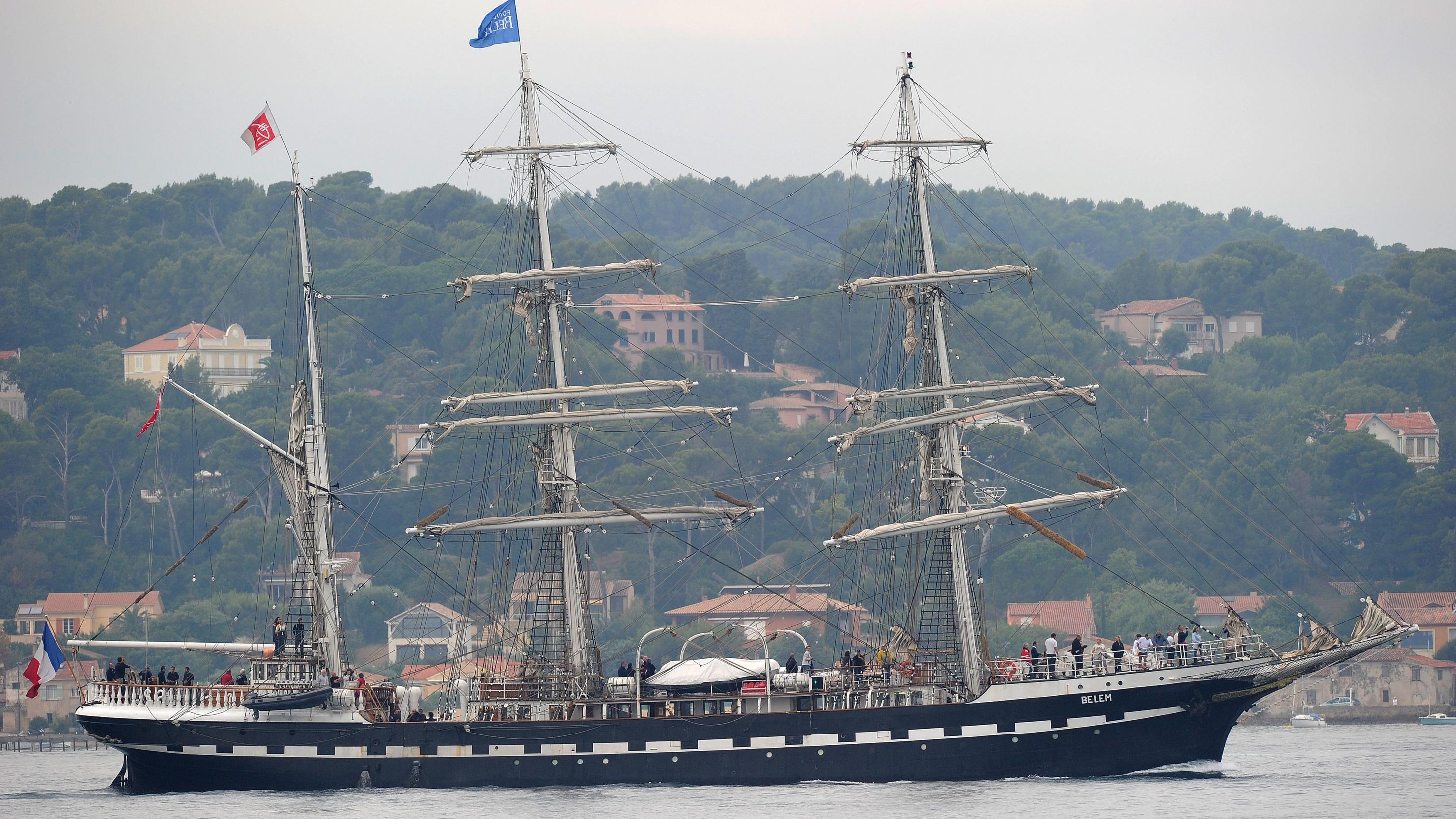 JO Paris 2024 : 14 jeunes Français accompagneront la Flamme Olympique à bord du Belem