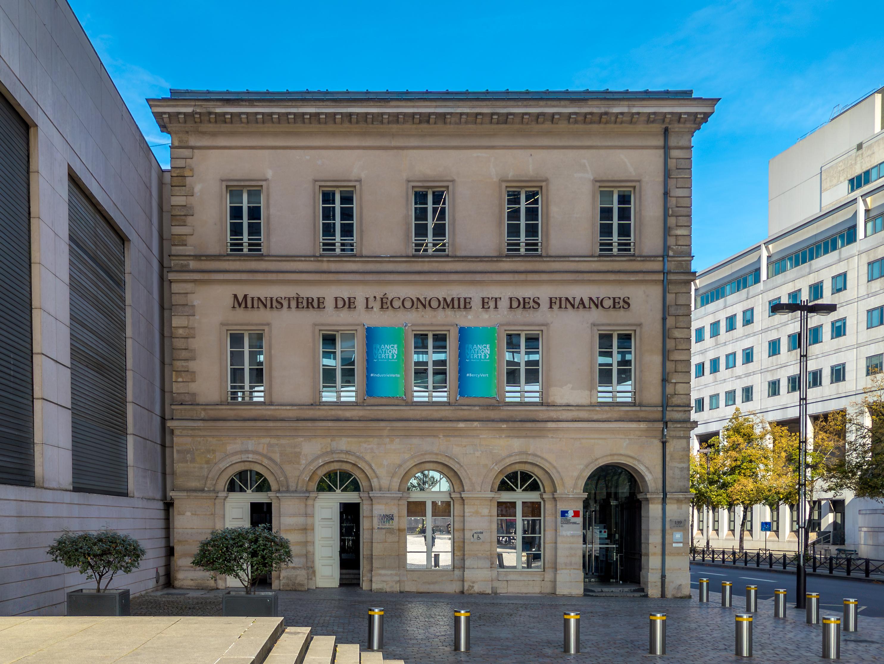 «Une bonne partie de ces emplois existe grâce aux financements publics» : la France compte-t-elle 25 millions de salariés dépendants de l’argent de l’État?