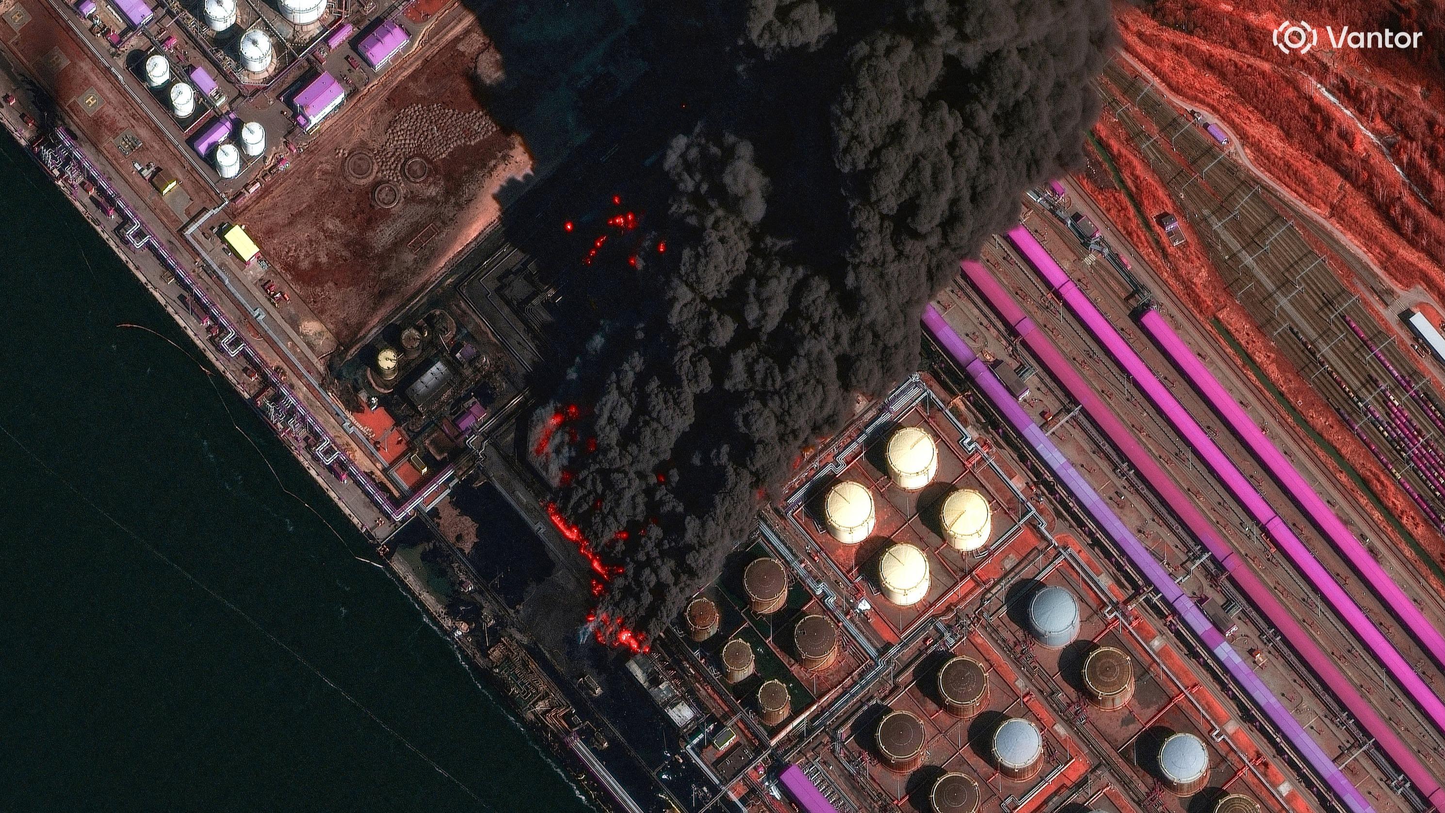 « Un moment et des cibles parfaitement choisis » : en parallèle de la guerre au Moyen-Orient, l’Ukraine frappe les installations pétrolières russes