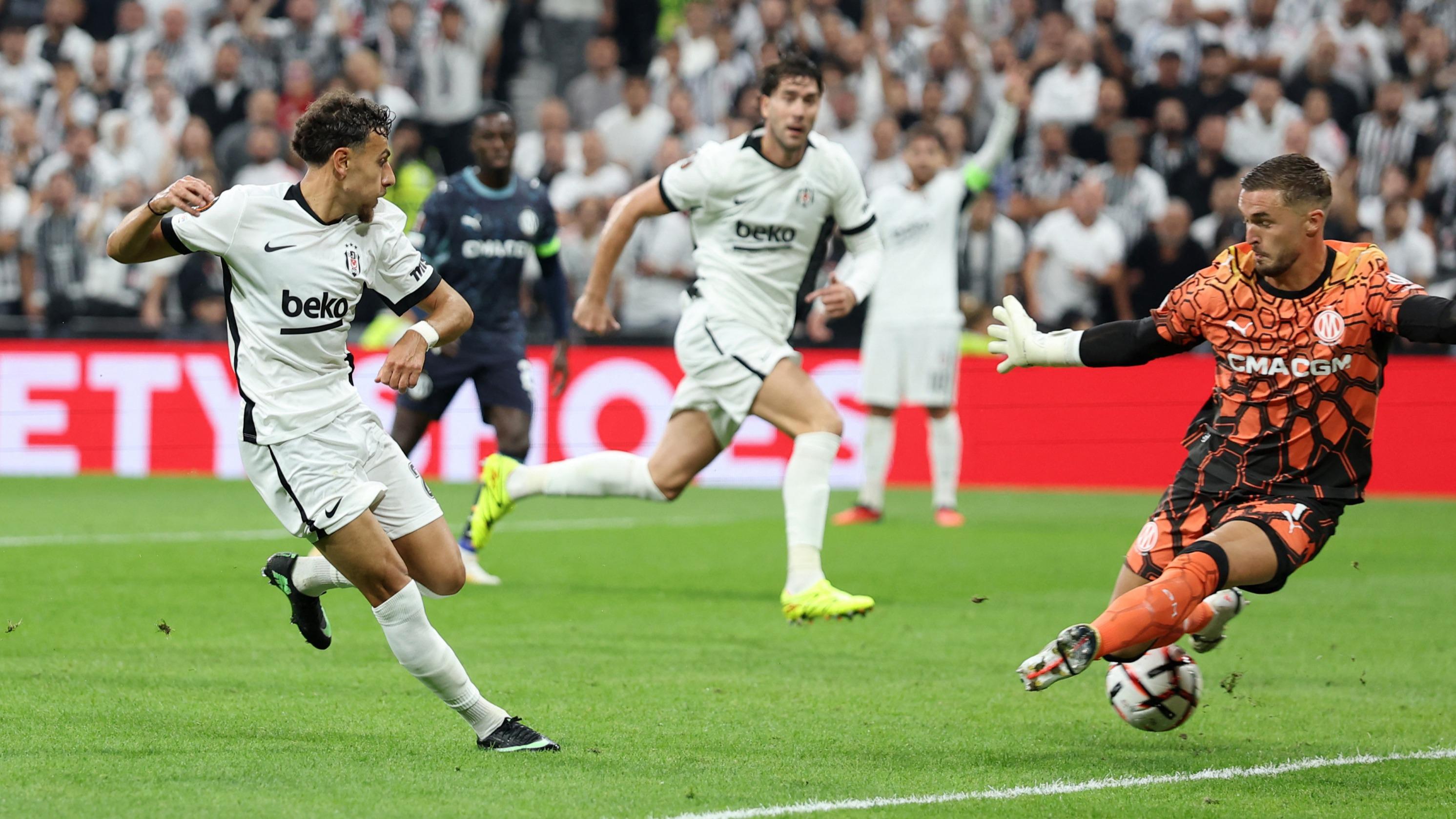 EN DIRECT - Besiktas-Marseille : mené dans une ambiance bouillante, l’OM réagit timidement