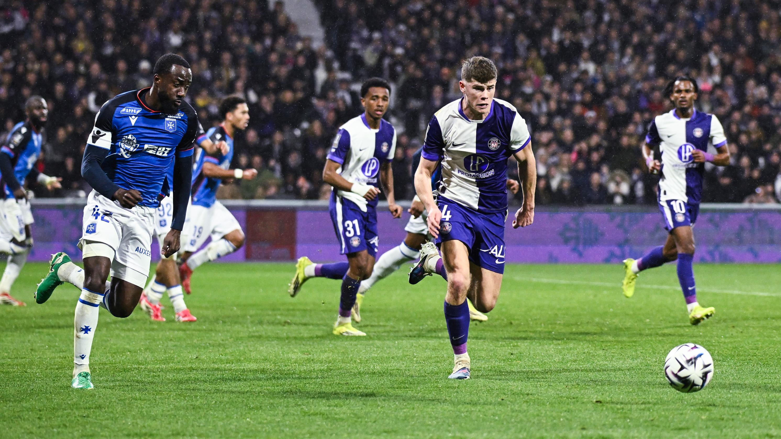 Ligue 1 : Toulouse et Nice accrochés, la bonne opération d’Angers... Les résultats du multiplex