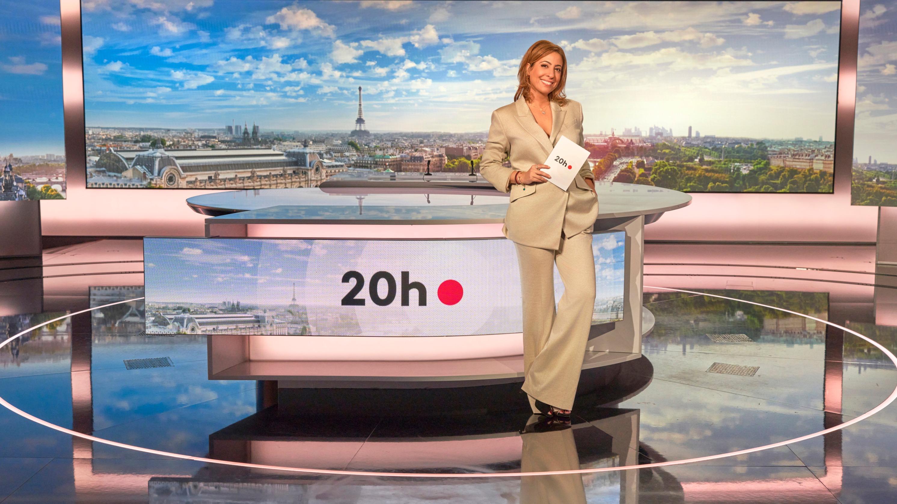 «Tout le monde va l’attendre au tournant» : relancer le «20 Heures» de France 2, le grand défi de Léa Salamé
