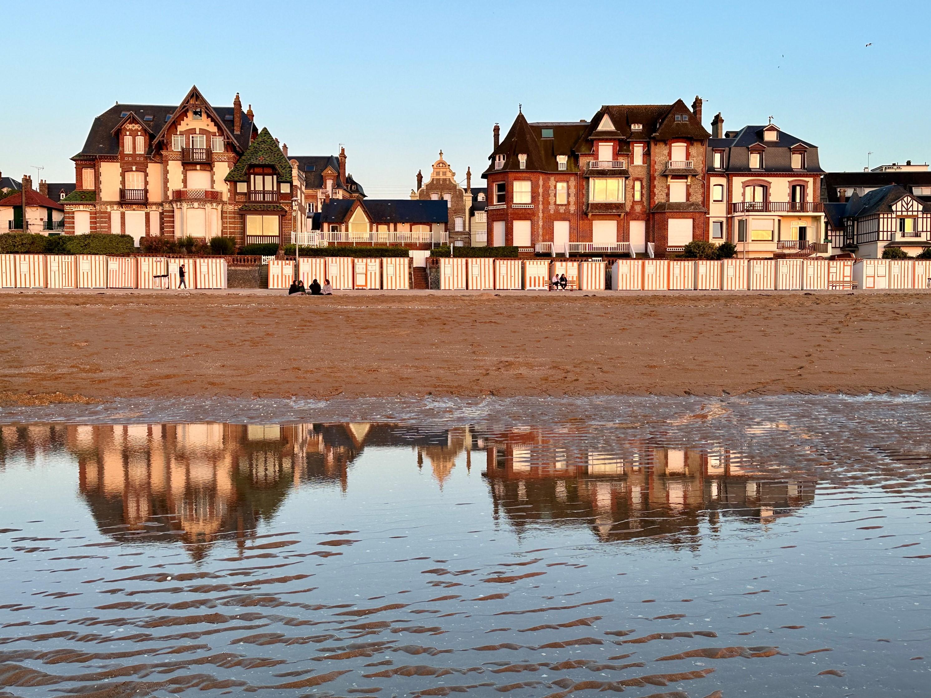 À Houlgate, en Normandie, la plupart des cabines appartiennent à la mairie.