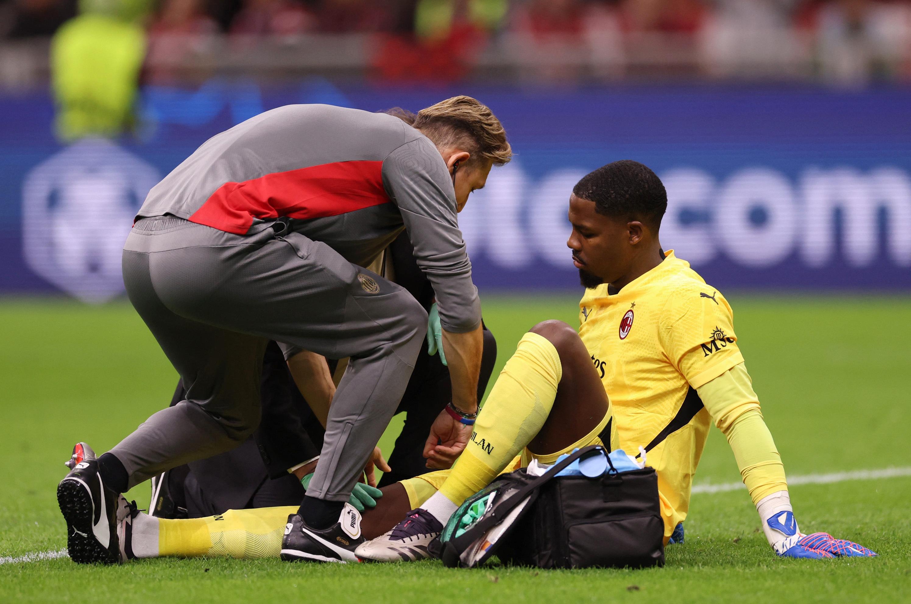 Ligue des champions : en vidéo, le choc qui a entraîné la blessure de Mike Maignan lors d’AC Milan-Liverpool