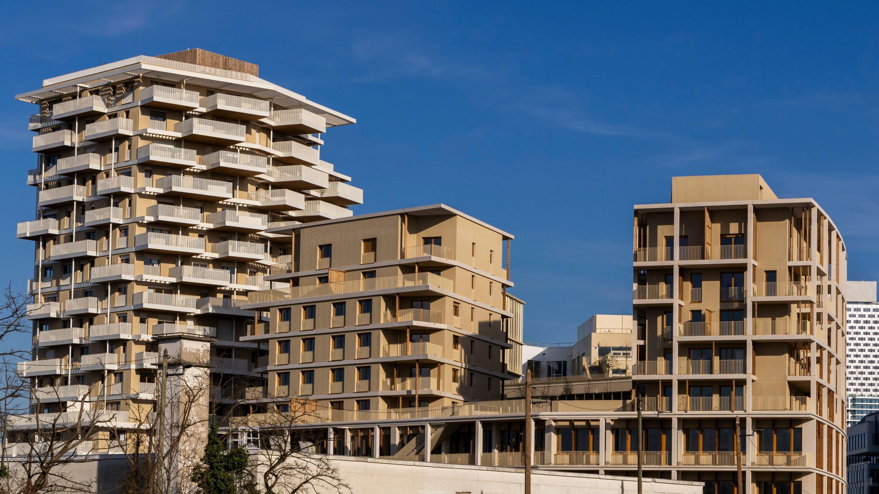 Sur 65 hectares, au nord de La Défense à Nanterre, le quartier des Groues accueillera notamment 4500 logements dans des immeubles à la hauteur limitée.