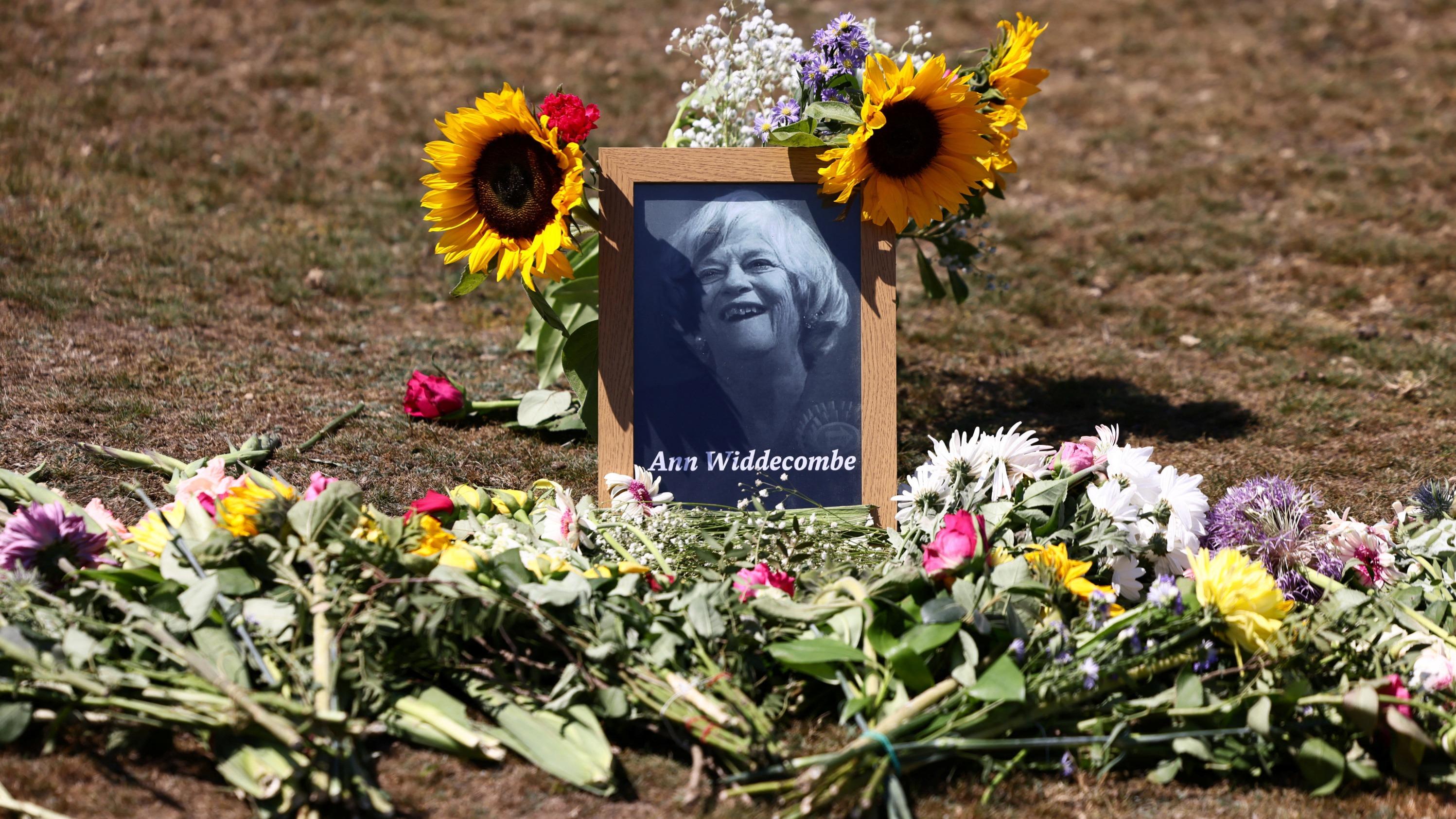 Avec le meurtre d’Ann Widdecombe, le Royaume-Uni sous le choc de la violence politique