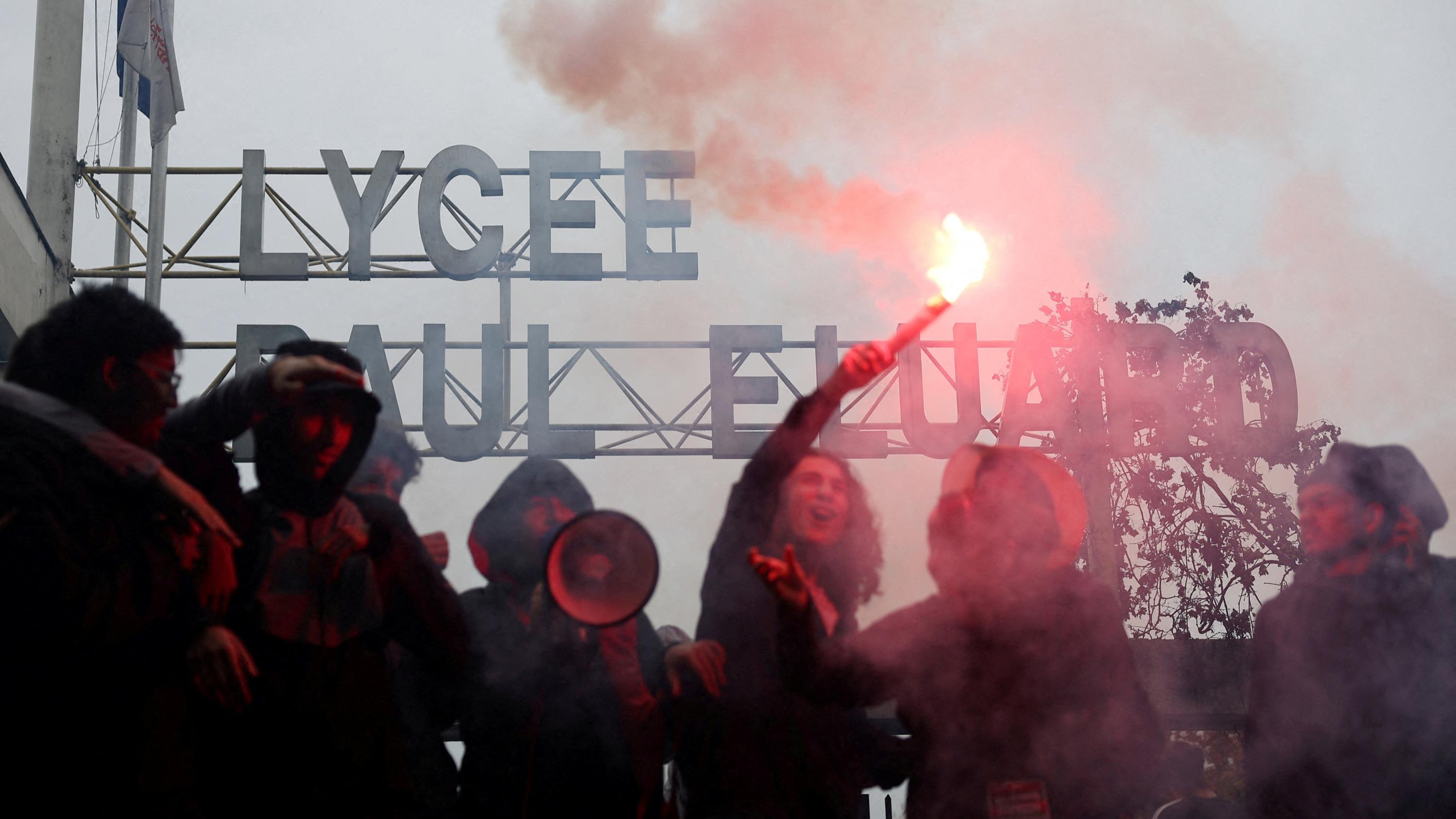 Blocus des lycées : pour le gouvernement et les forces de l’ordre, une semaine de tous les dangers