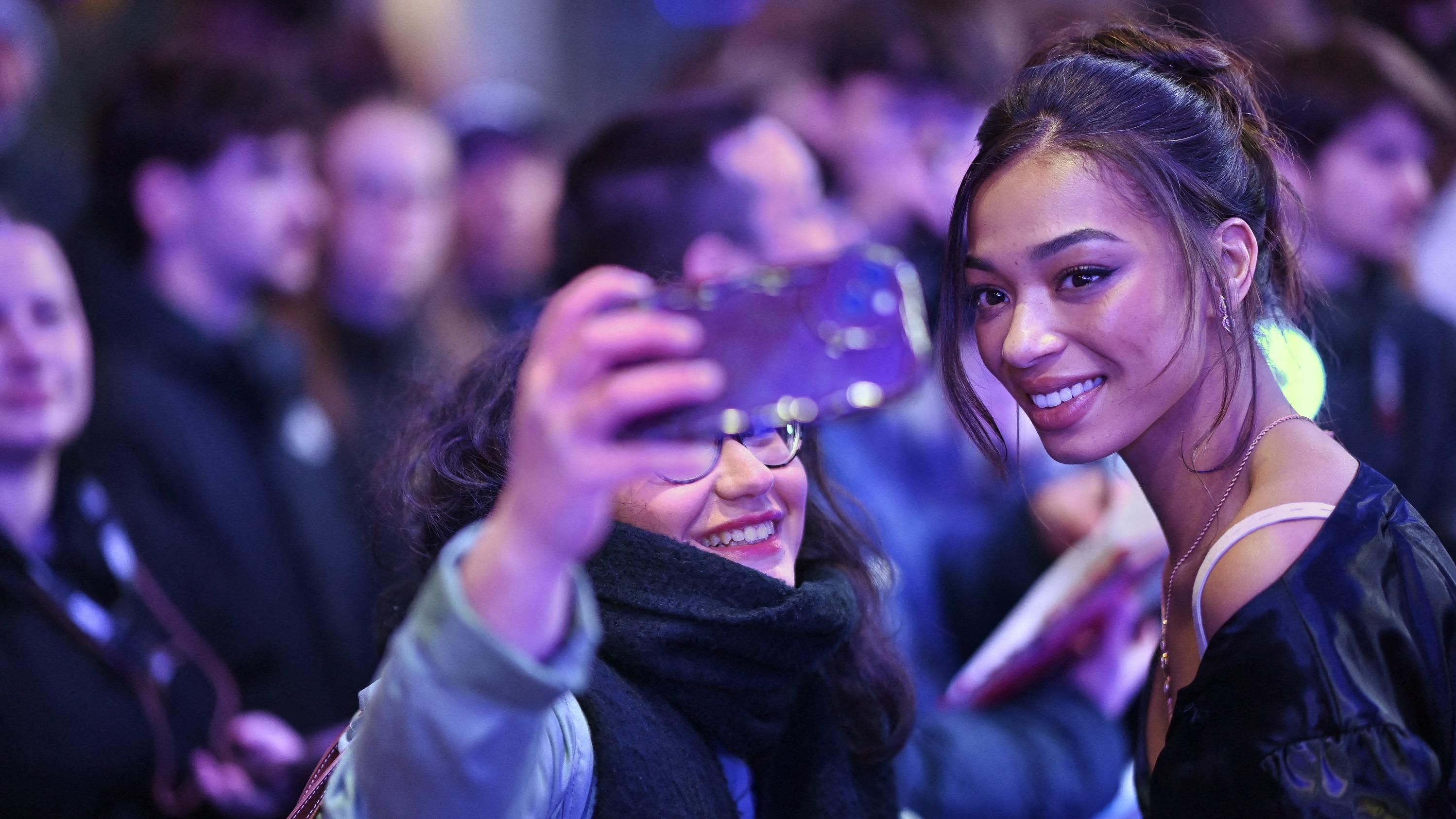 Les passionnés de séries célèbrent Séries Mania 2026 à Lille, avec expositions et dédicaces — Séries TV