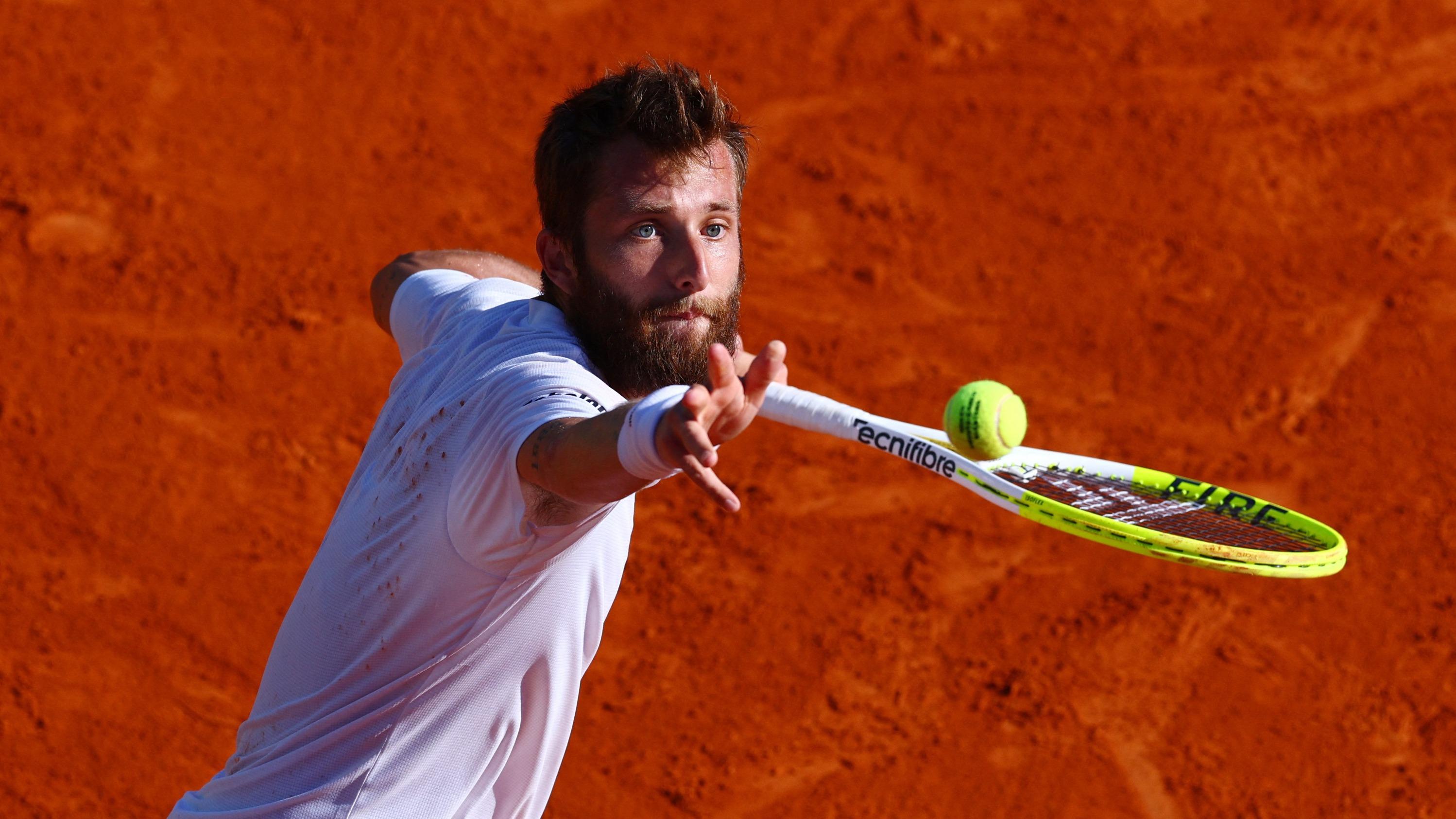 Tennis : en vidéo, la jolie balle de match de Corentin Moutet pour se hisser en 8e de finale à Barcelone