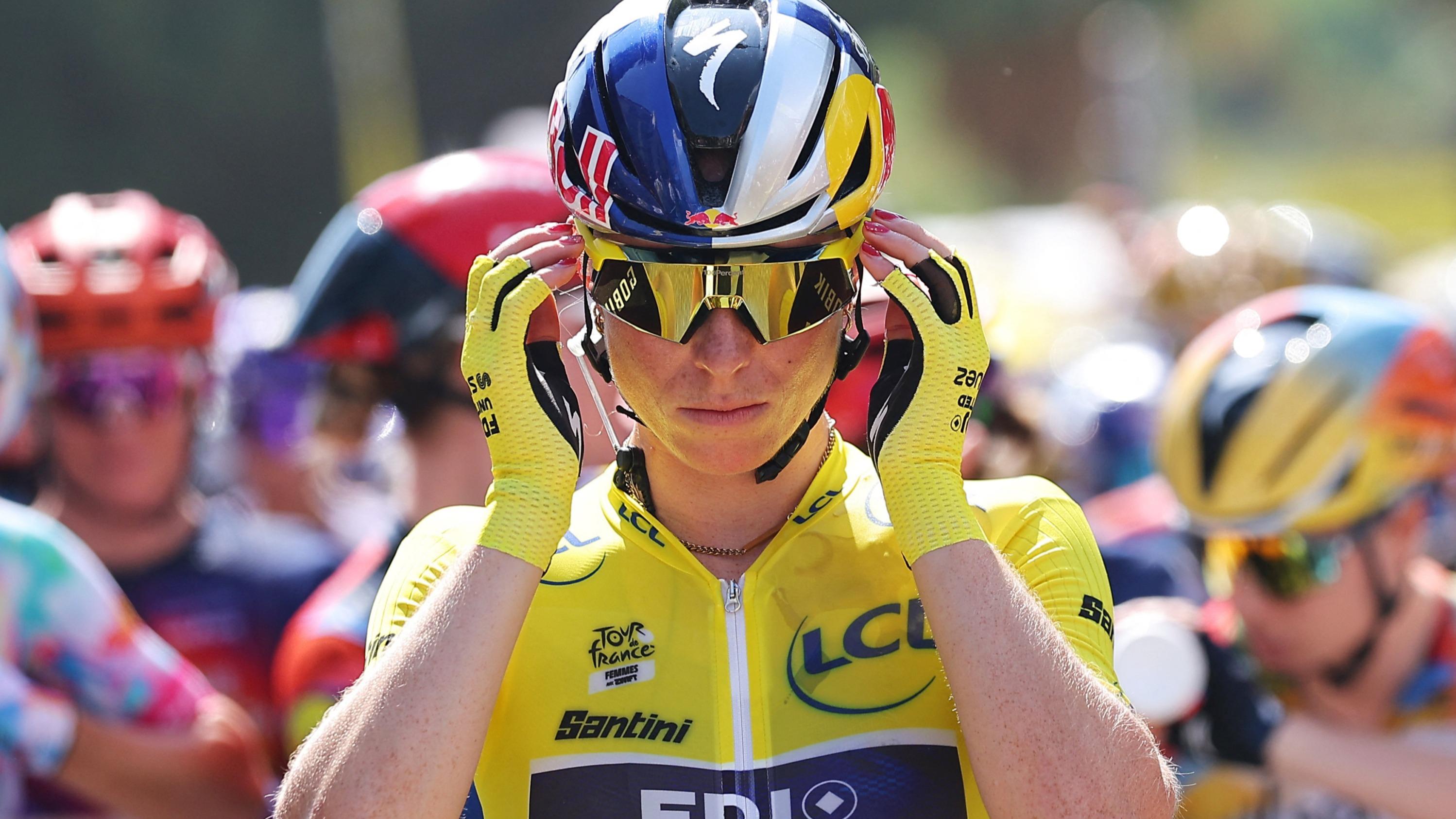 EN DIRECT - Tour de France femmes : Vollering fait craquer Niewiadoma et remporte sa deuxième Grande Boucle