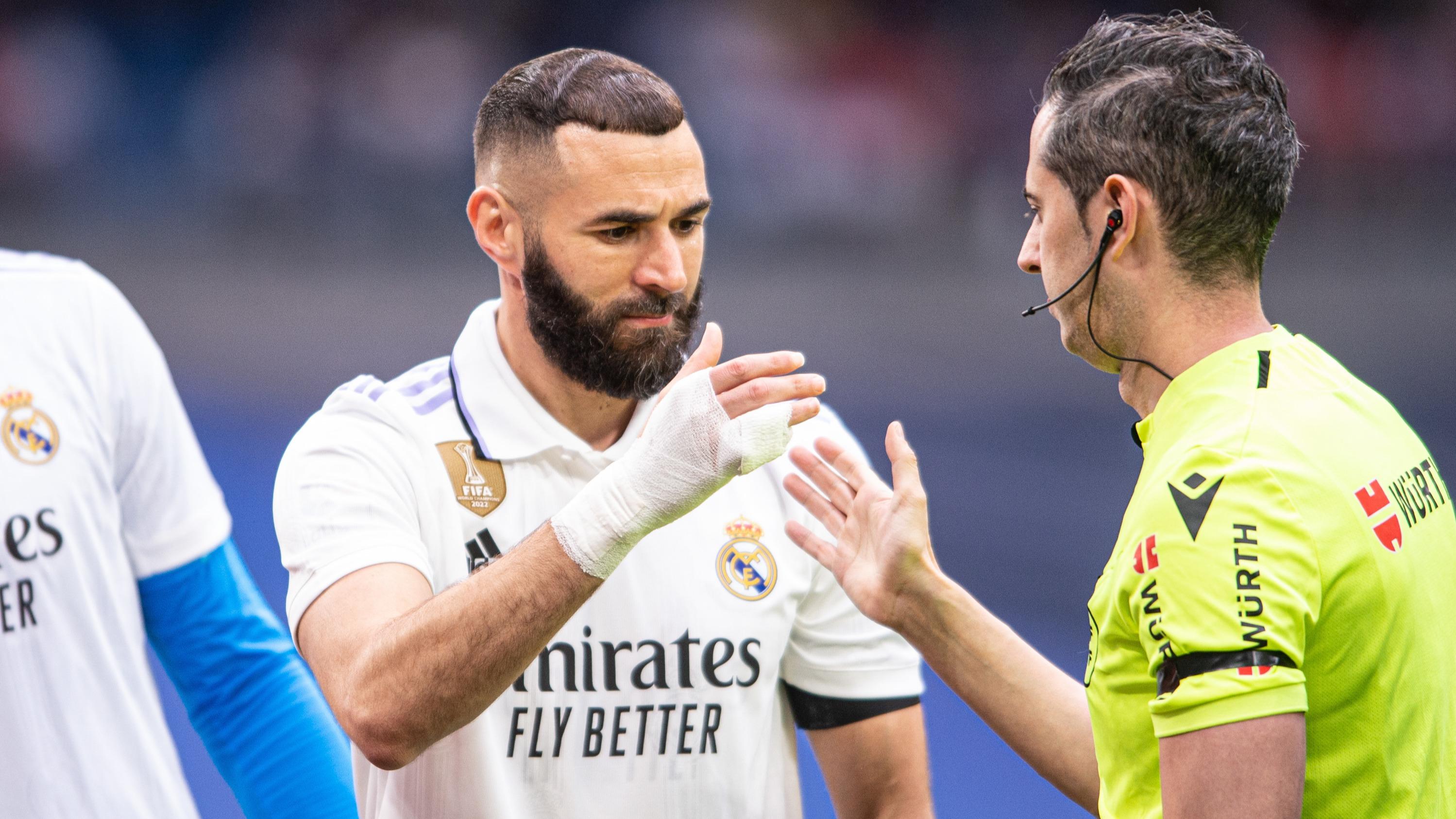 Real Madrid : l'image du pied ensanglanté de Benzema, victime d'une entaille