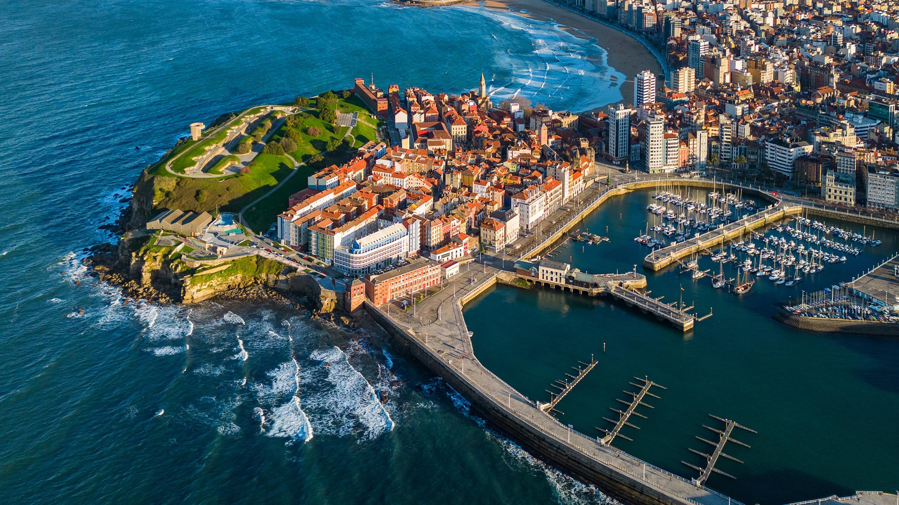 «Nous avons toujours fait la promotion de la voile»: Gijon, la ville mutante du nord de l'Espagne qui accueille la 55e Solitaire du Figaro