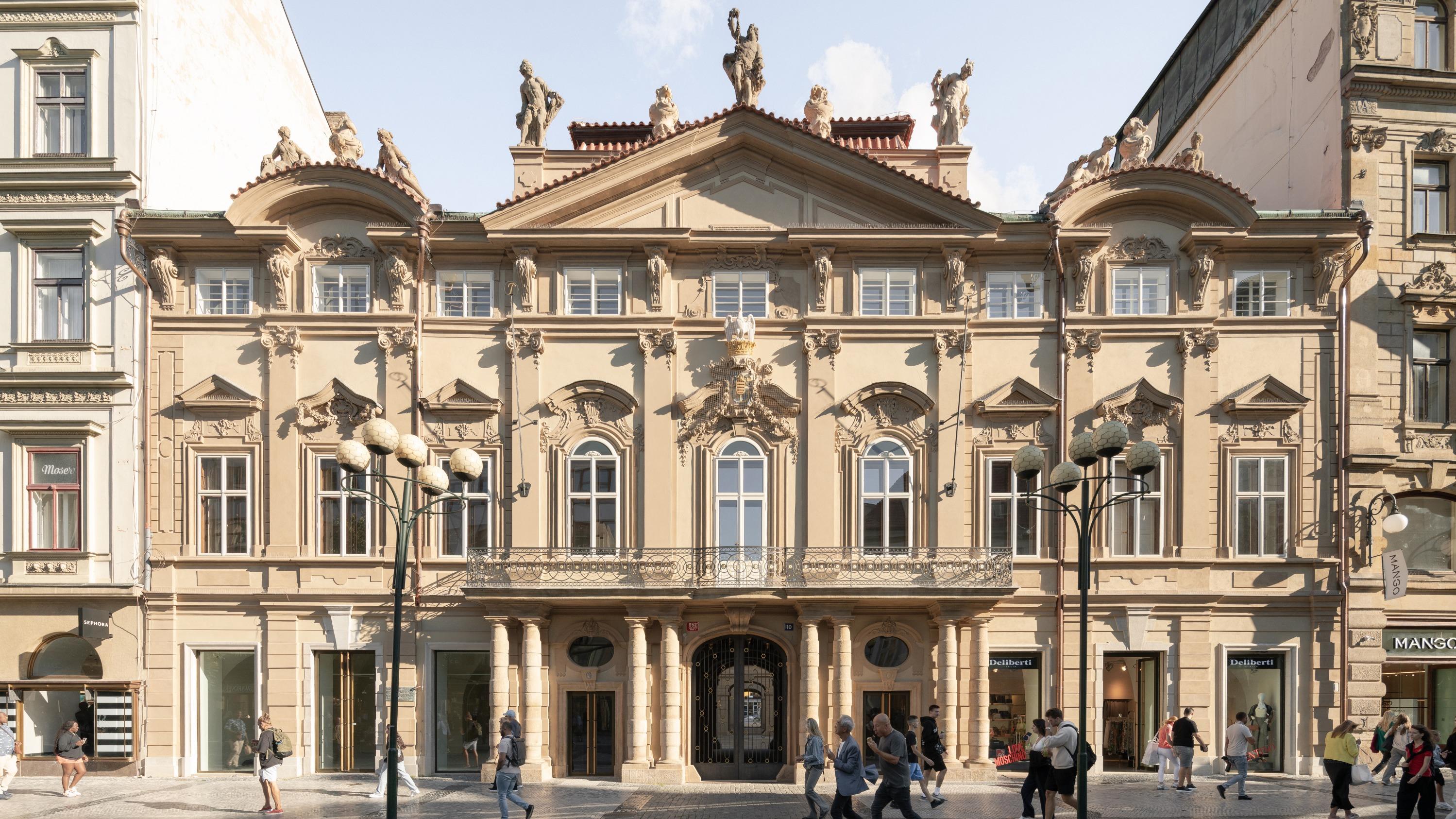 À Prague, le Palais Savarin célèbre Alphonse Mucha... et éclipse le musée original dédié à l’artiste