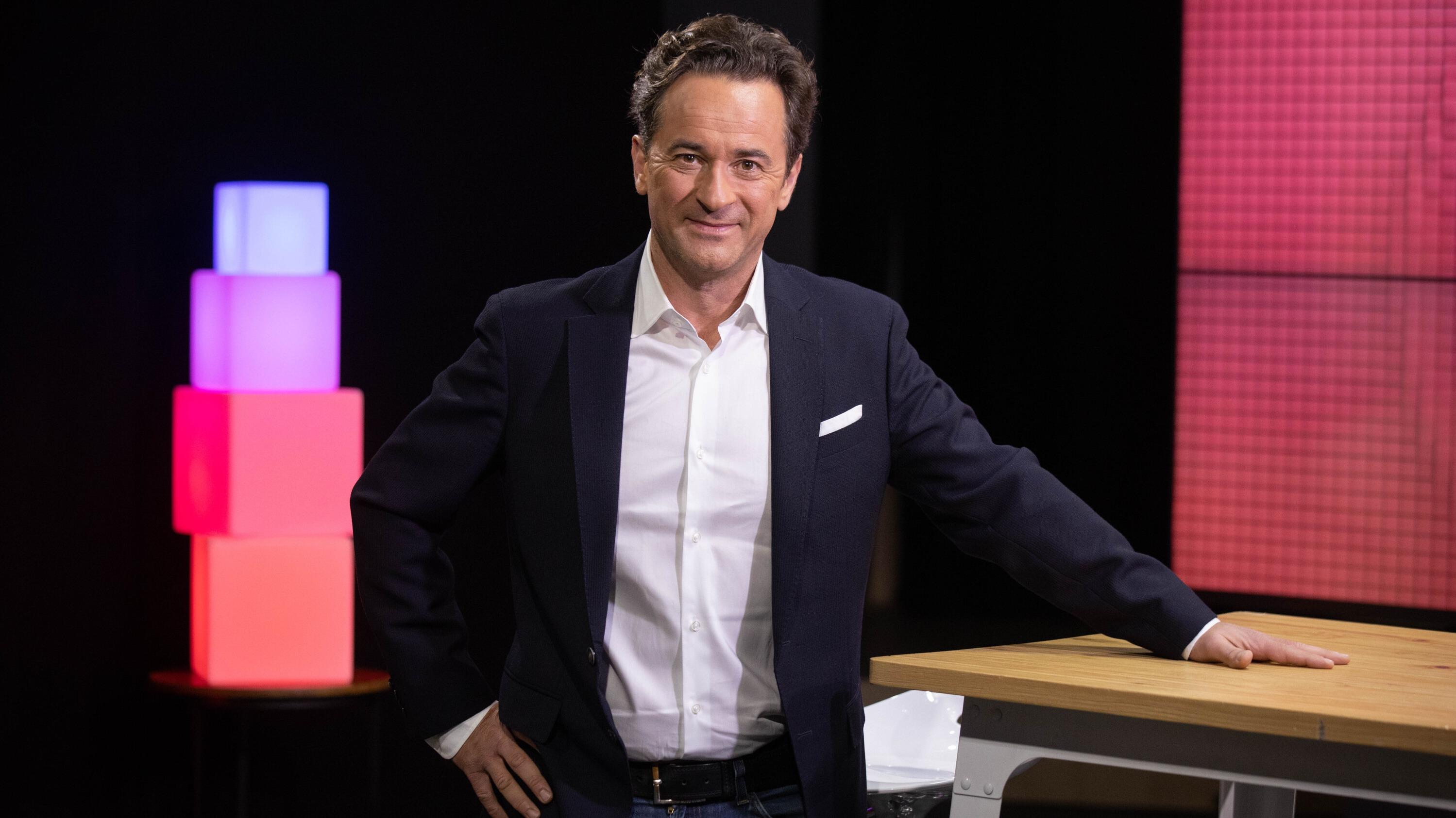 Nathanaël de Rincquesen quitte France Télévisions après avoir été joker aux « JT » de France 2 — People & Médias