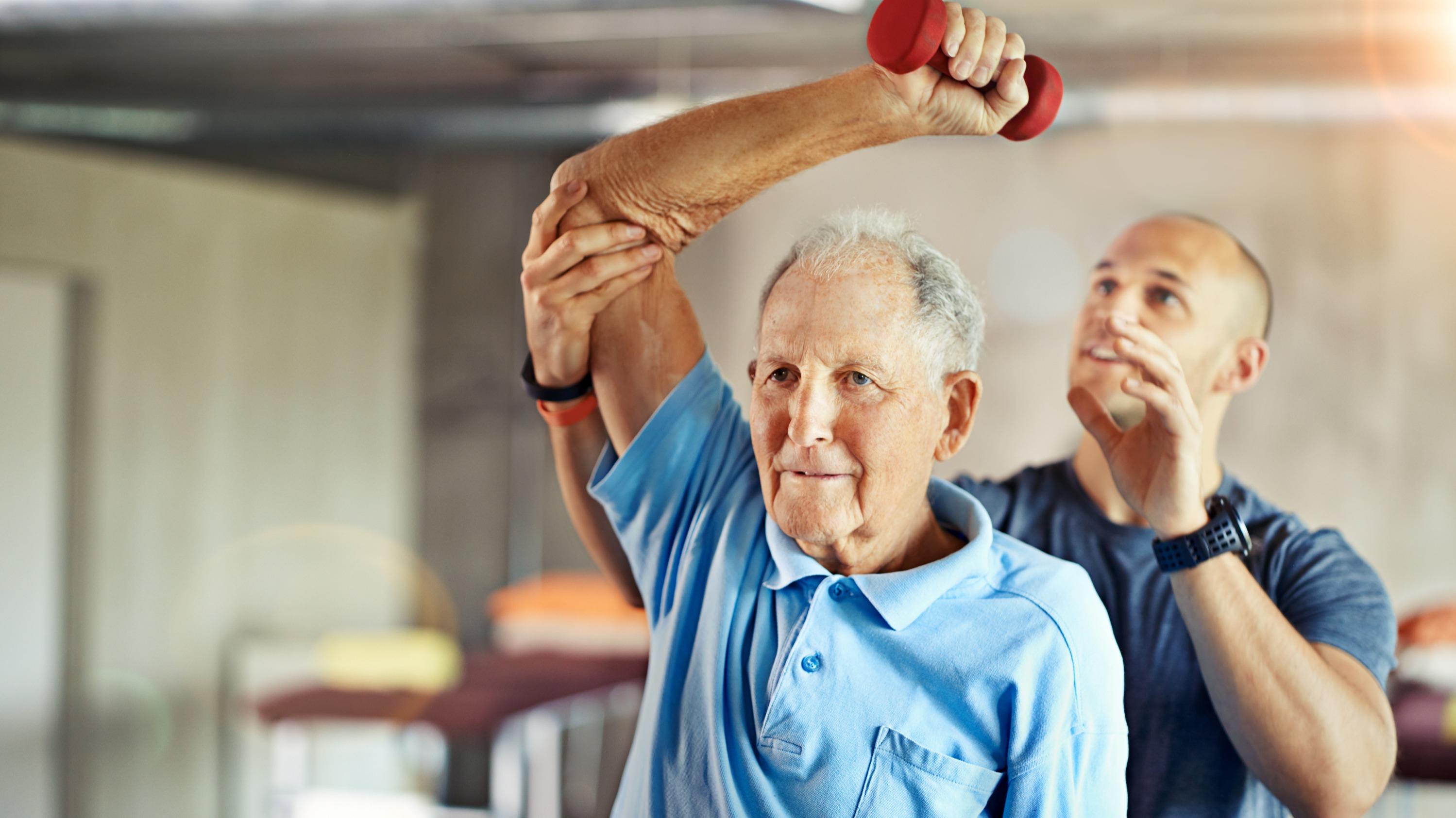 «Le seul traitement qui ralentit l’évolution de la maladie» : l’activité physique, une vraie arme contre Parkinson