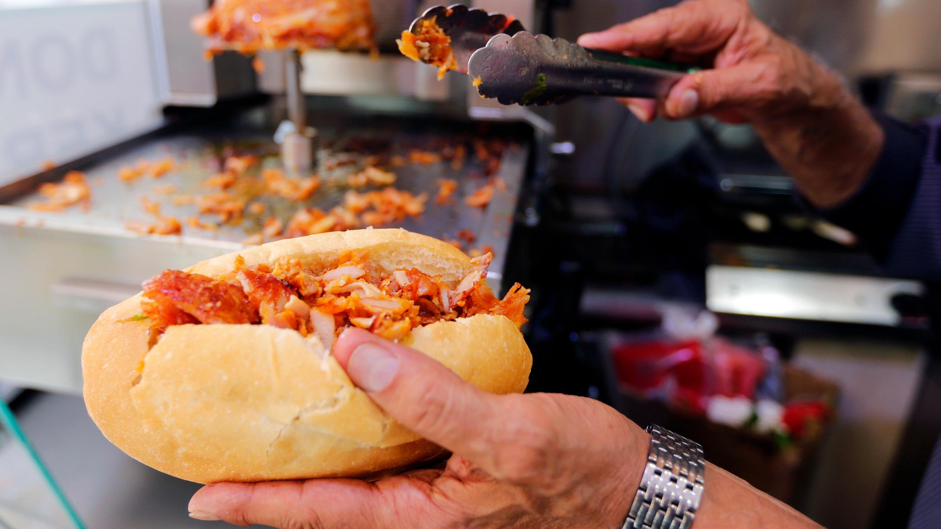 Tacos, KFC... Lyon, capitale de la gastronomie, est-elle devenue celle de la malbouffe ?