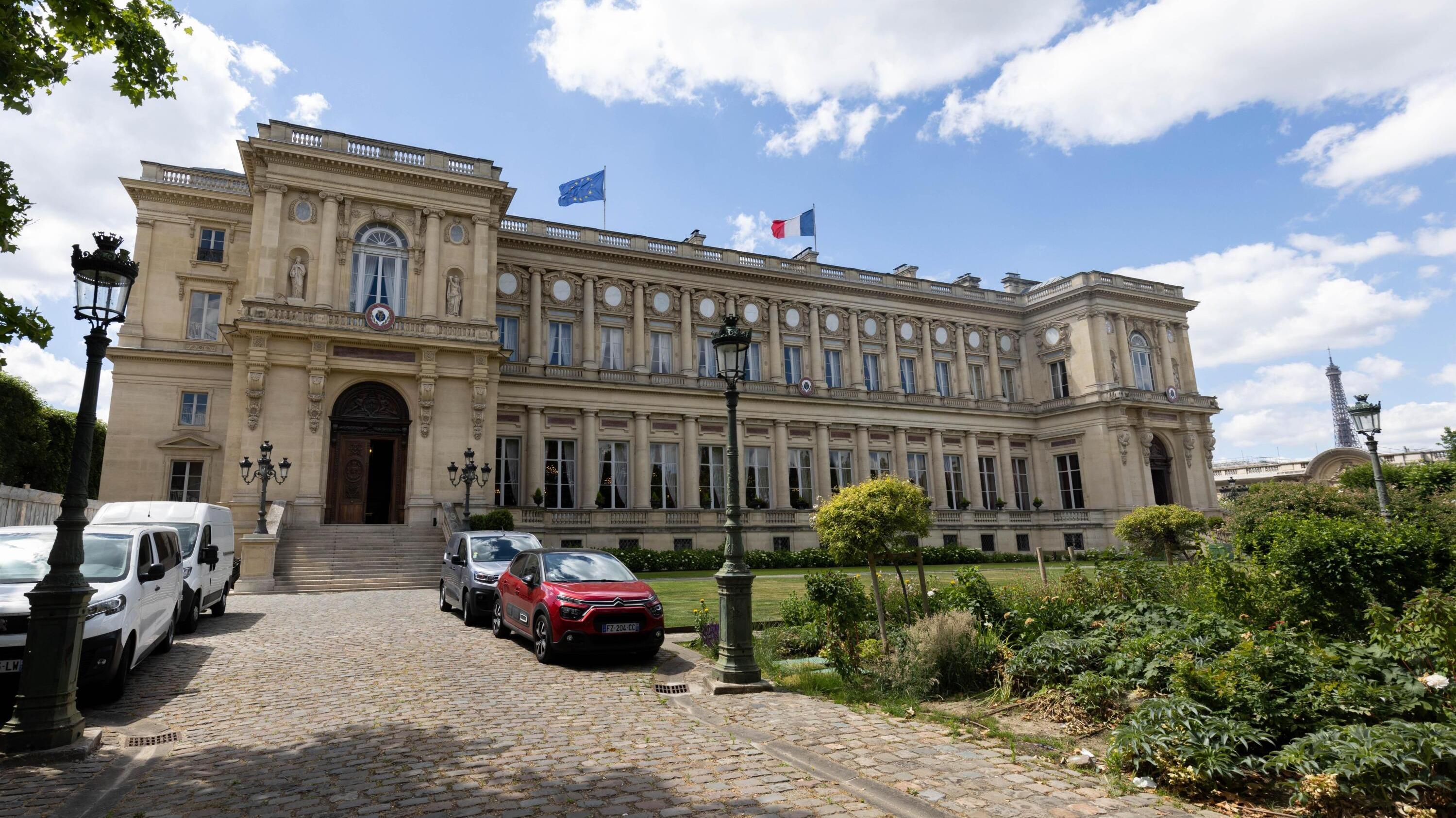 Guerre hybride : la France dénonce une cyber campagne russe contre les armées et le Quai d’Orsay