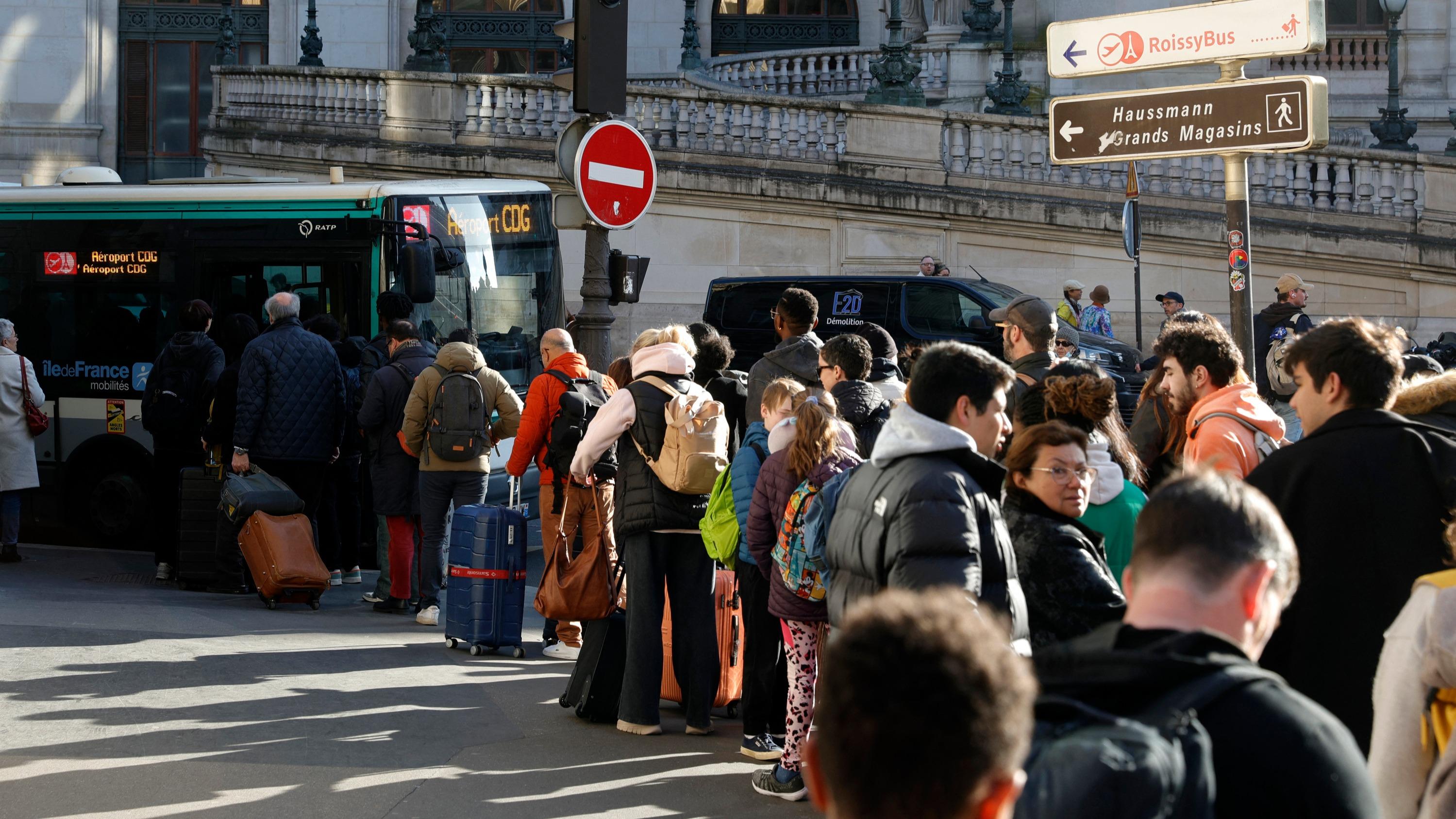 Suppression du Roissybus : quelles alternatives pour relier Paris à l’aéroport Roissy Charles de Gaulle ?