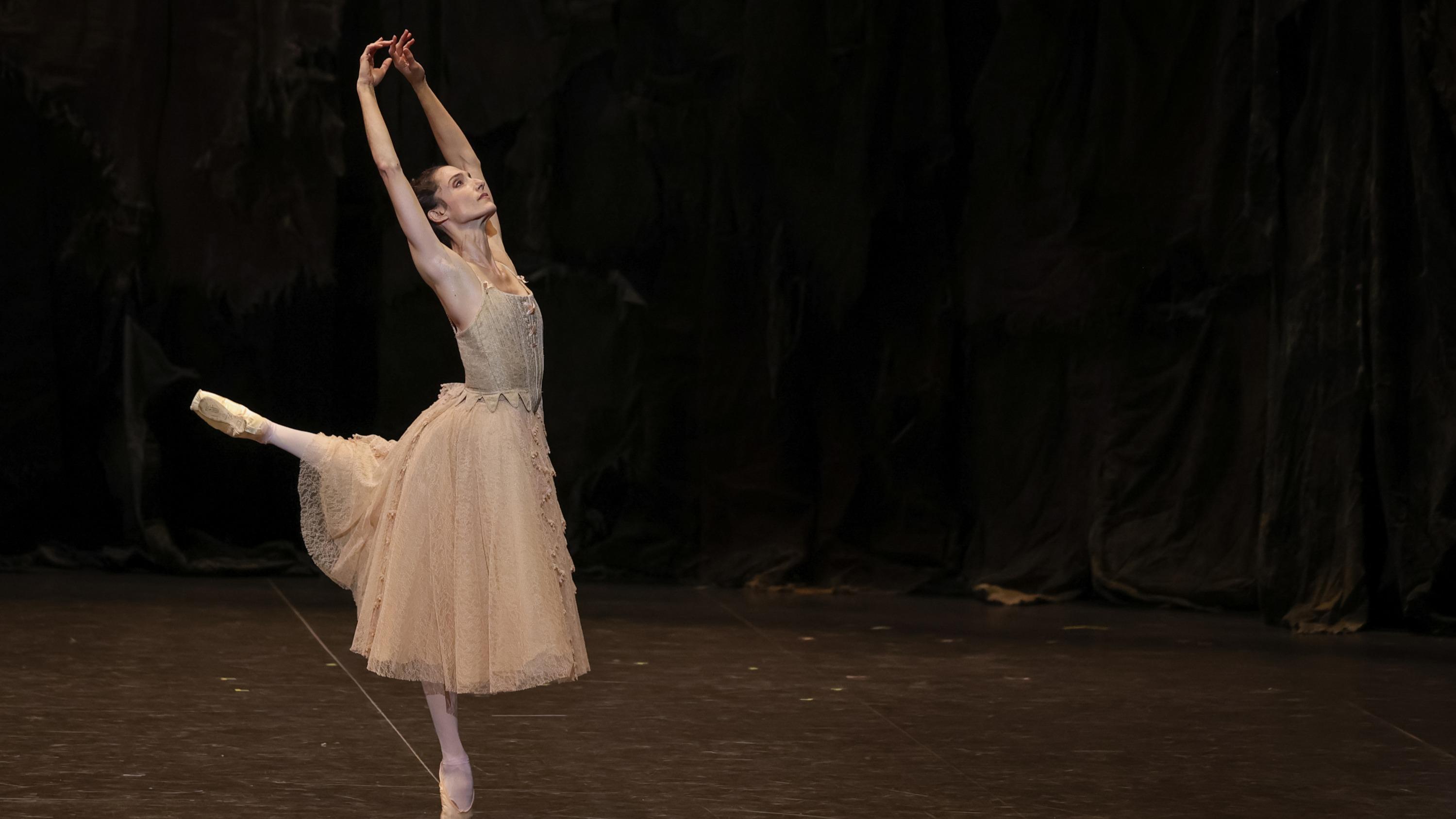 « Sur scène, je ne suis ni dans ma tête ni dans mon corps, mais bien dans la danse même » : Dorothée Gilbert quitte la scène de l’Opéra de Paris