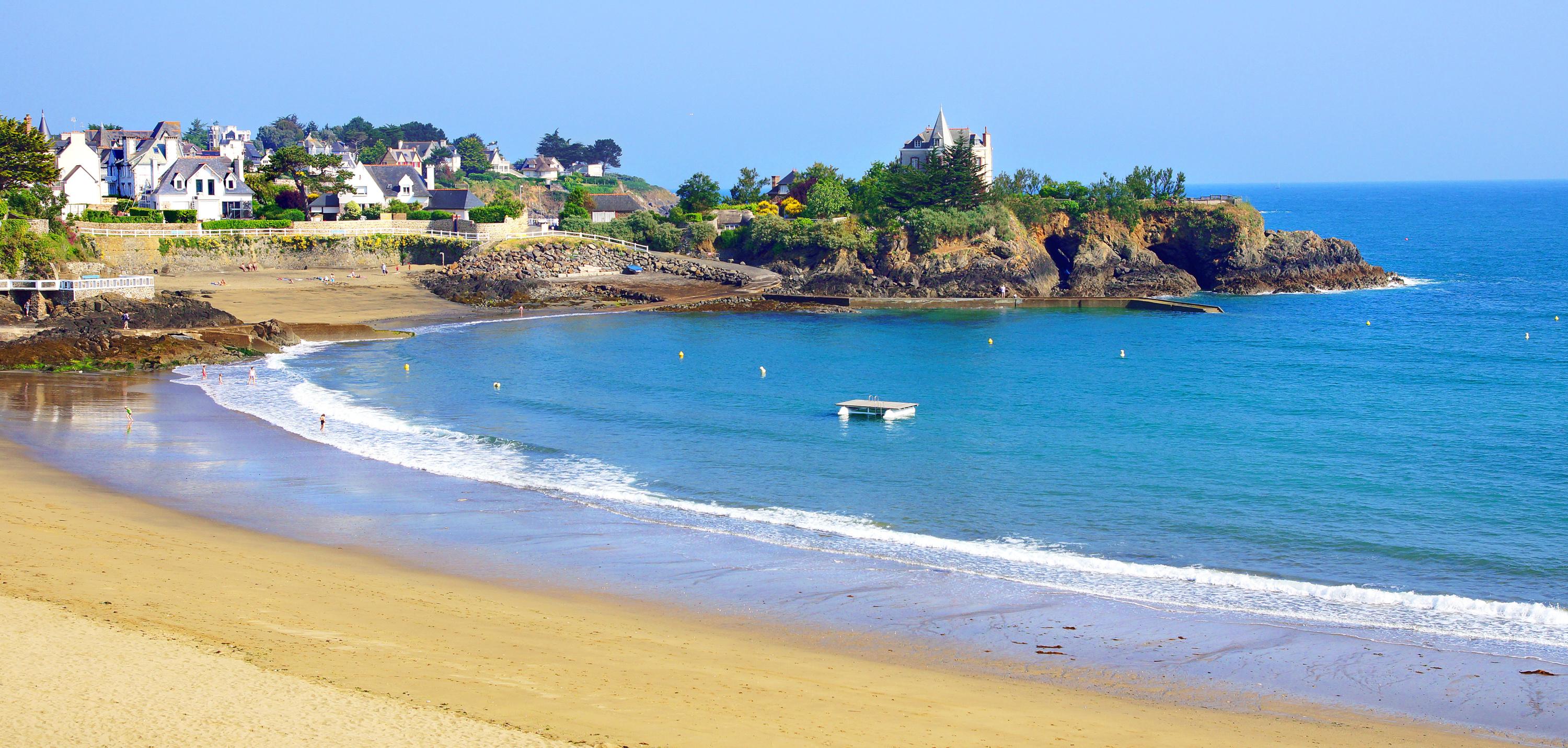 On ne vient pas en Bretagne pour y trouver du beau temps : la destination retrouvera-t-elle des couleurs cet été ?