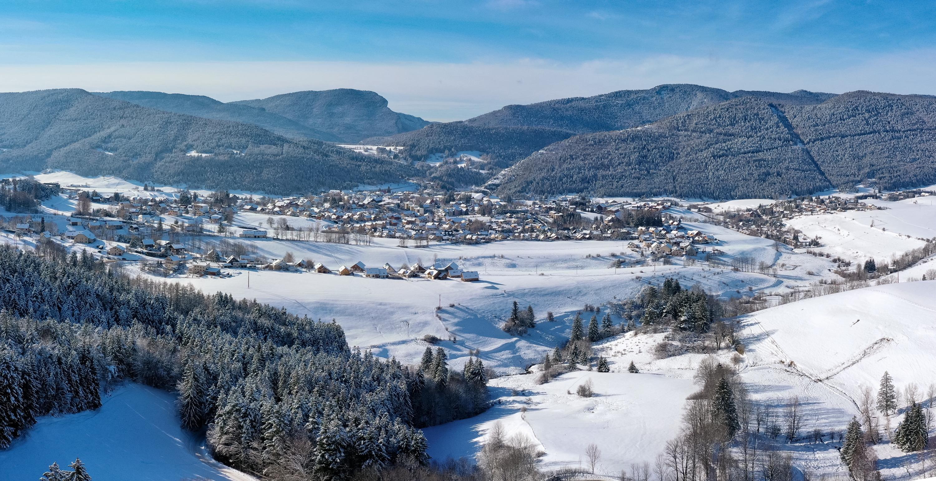 Isère: une skieuse de 10 ans meurt des suites d'une collision contre une paroi rocheuse