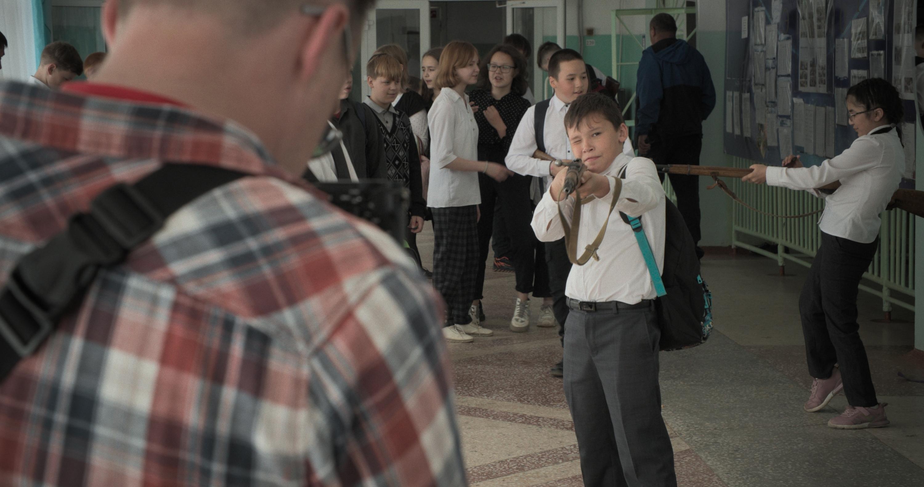 Notre critique de Mr Nobody Against Putin, la terrible propagande russe commence sur les bancs de l’école