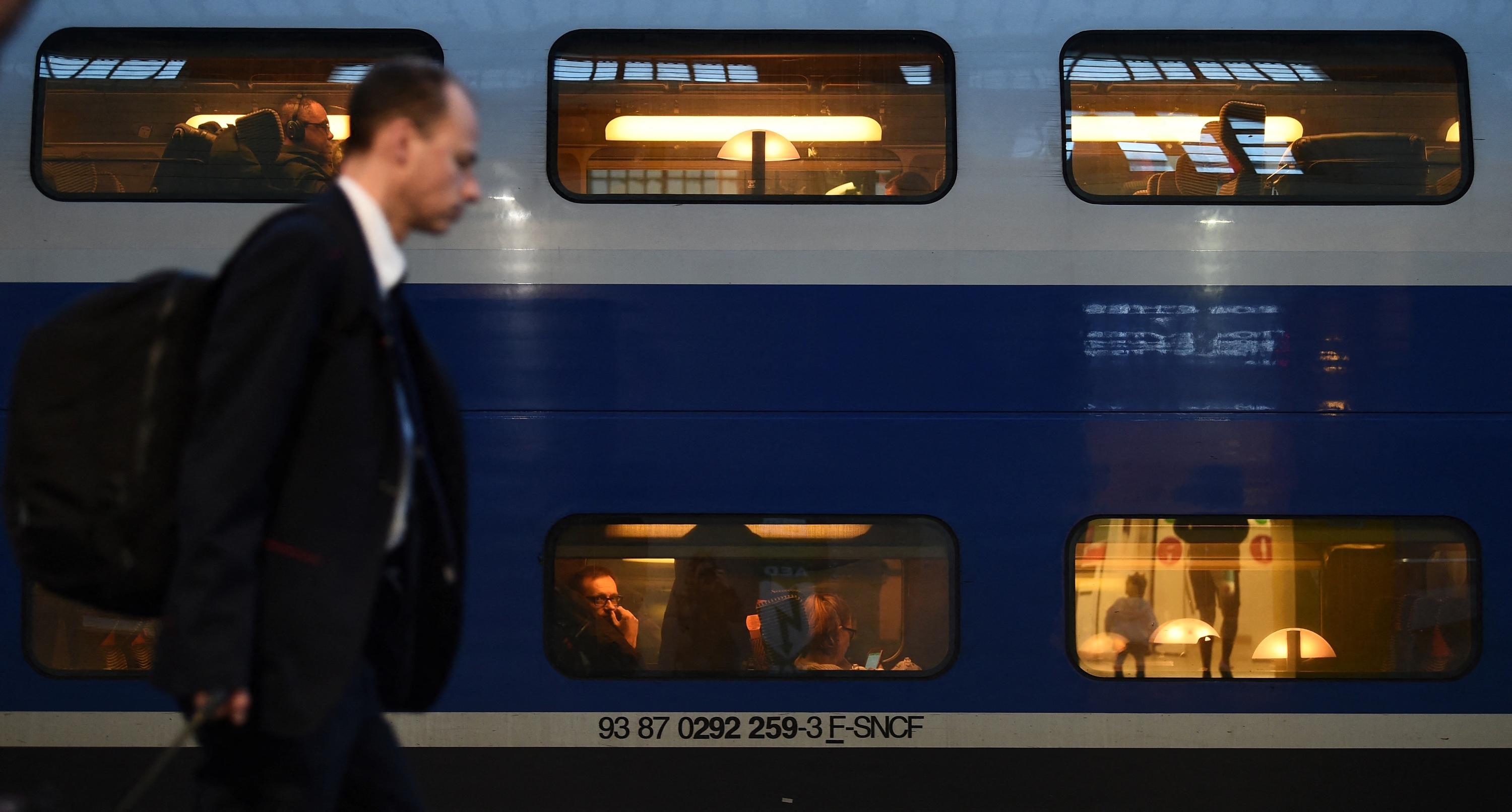 Marseille : la Ligne nouvelle Provence-Côte d’Azur contestée devant le tribunal administratif
